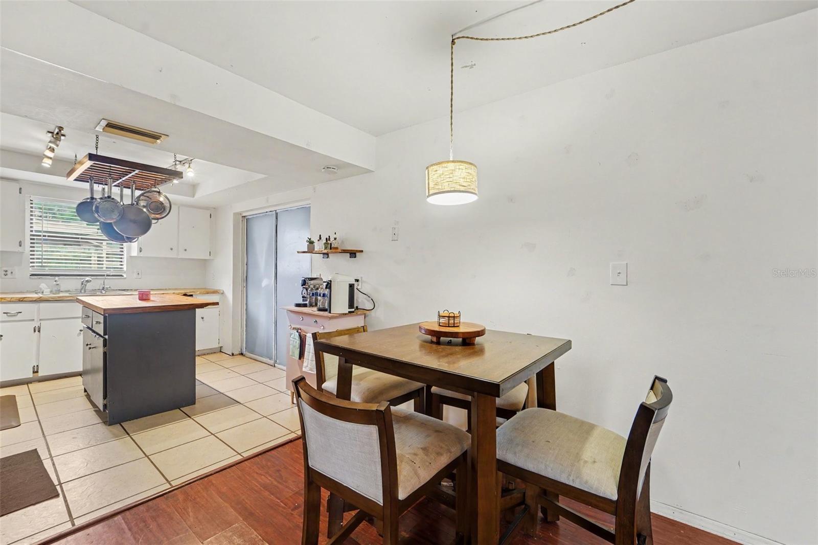 1215 Persimmon Dr Property Photo 10