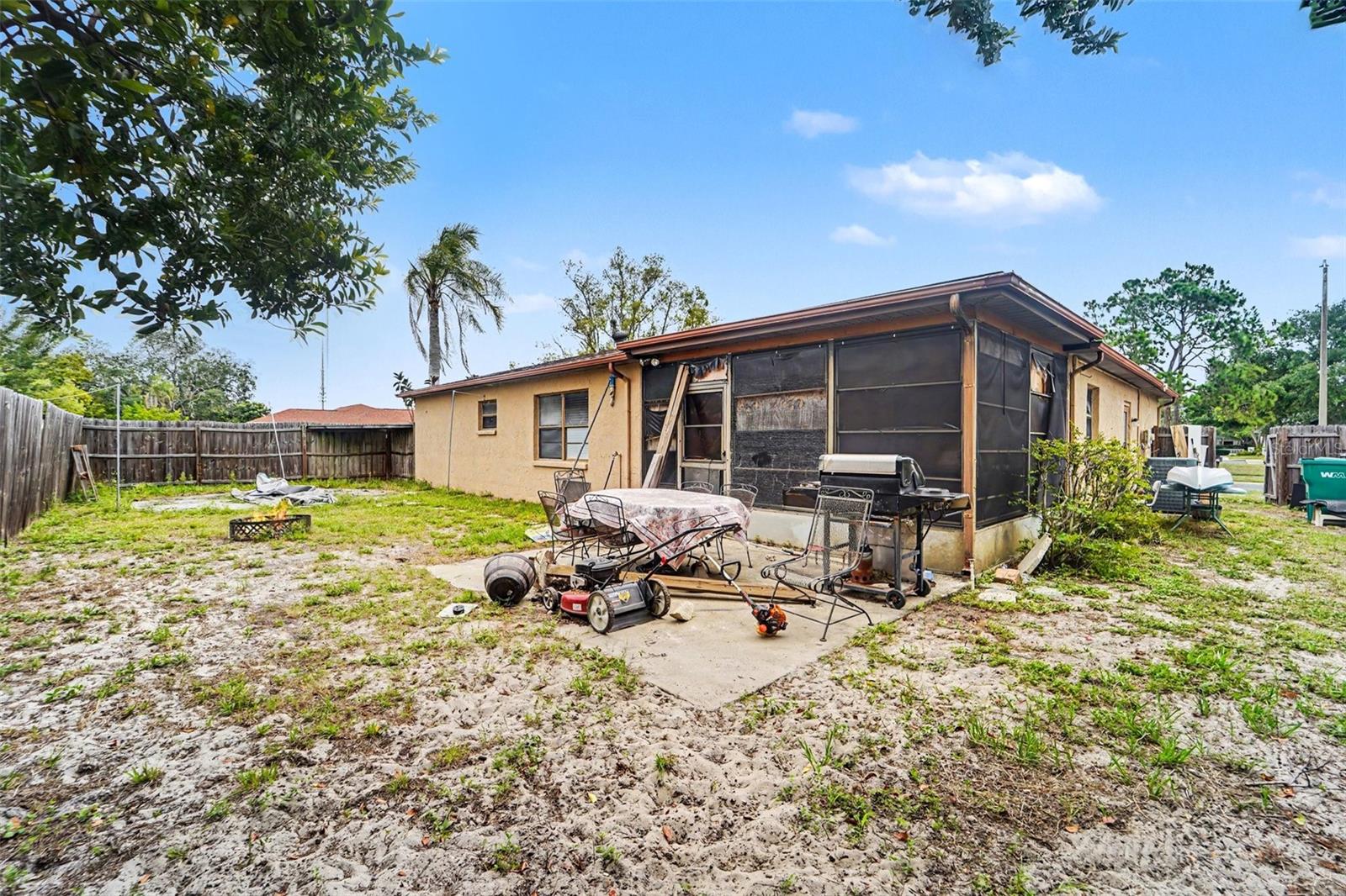 1215 Persimmon Dr Property Photo 27
