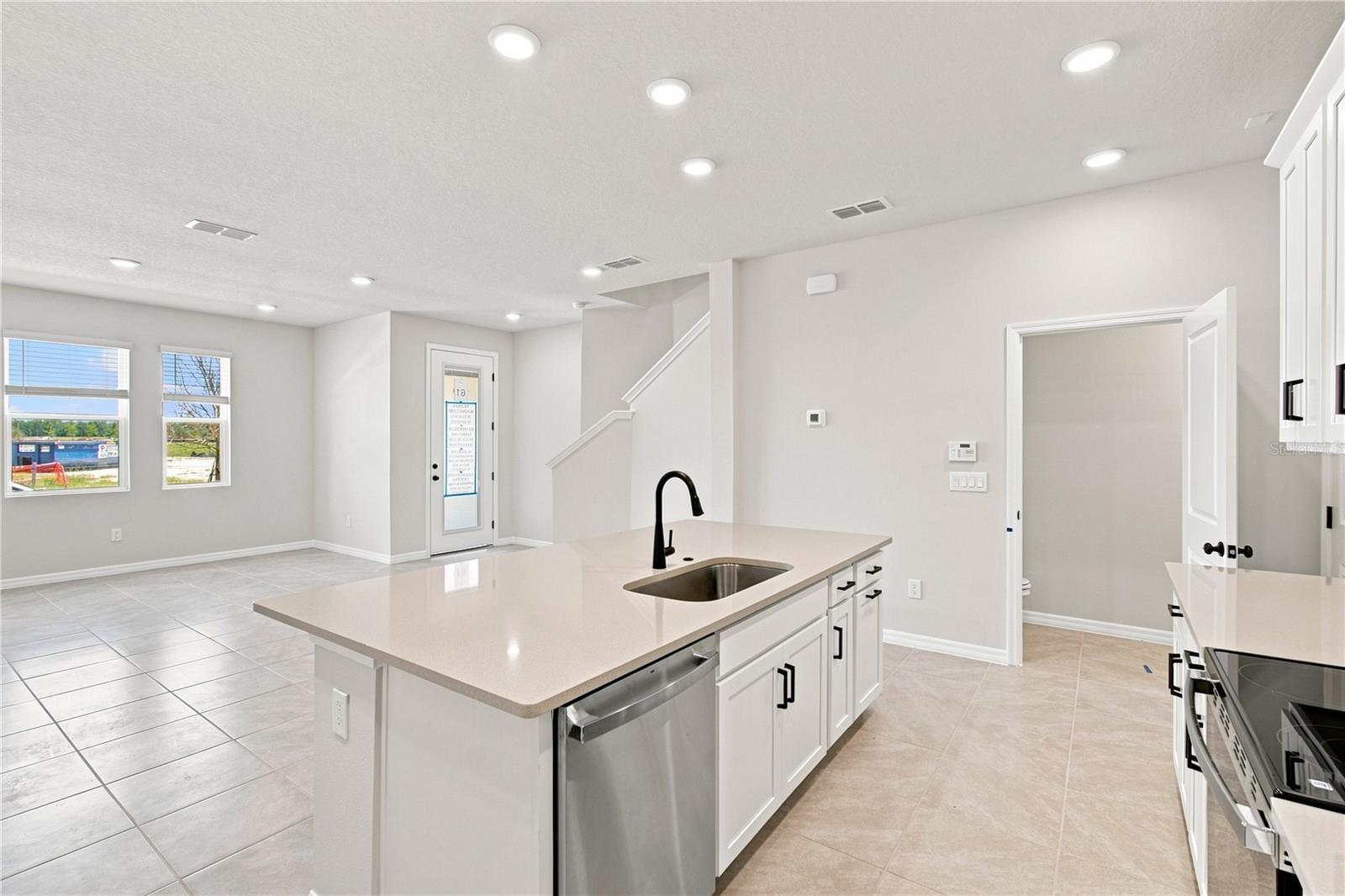 5596 Coopers Hawk Ct Property Photo 8