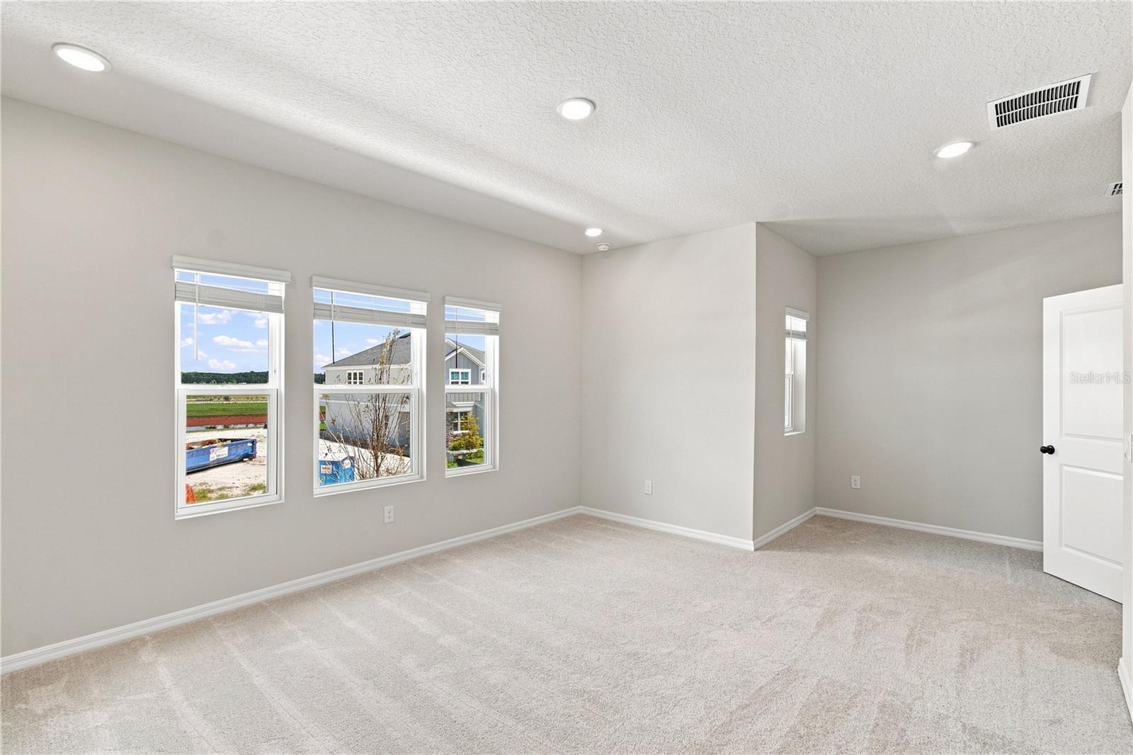 5596 Coopers Hawk Ct Property Photo 14