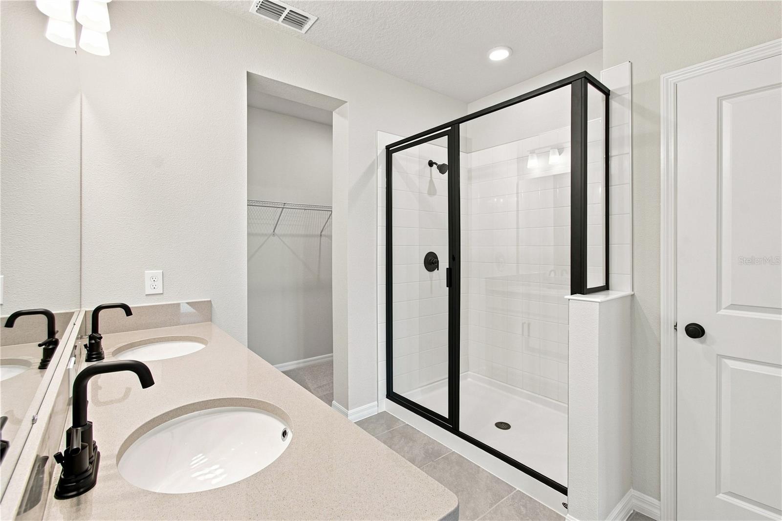 5596 Coopers Hawk Ct Property Photo 18