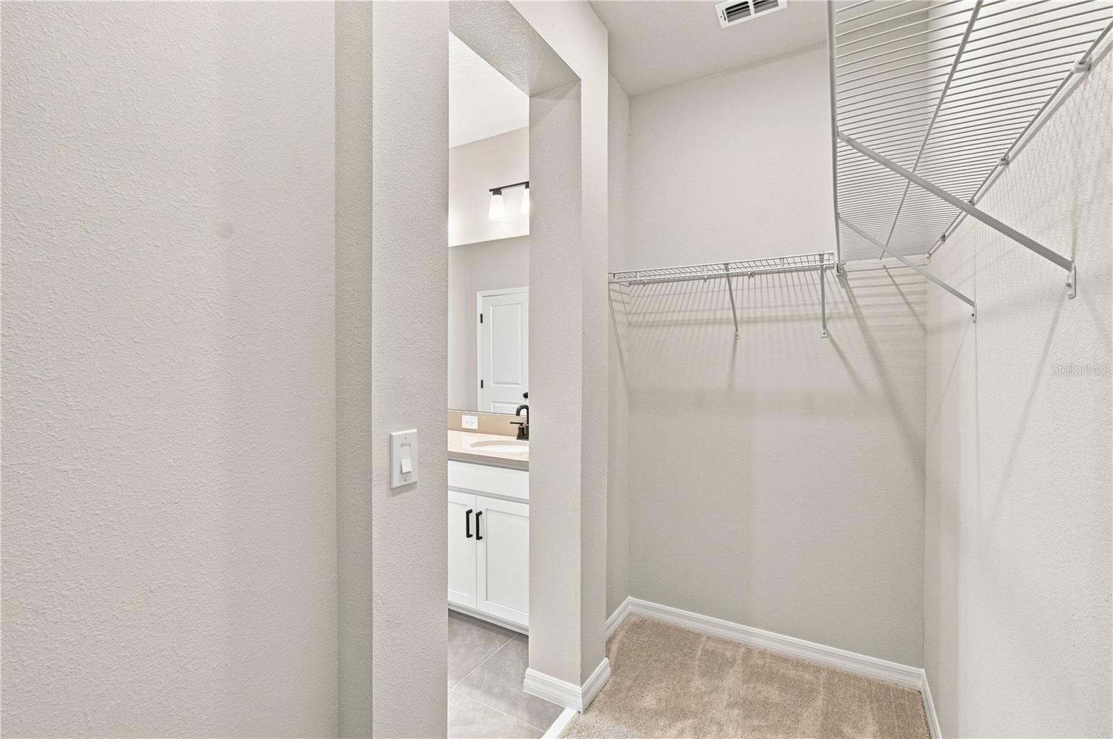 5596 Coopers Hawk Ct Property Photo 21