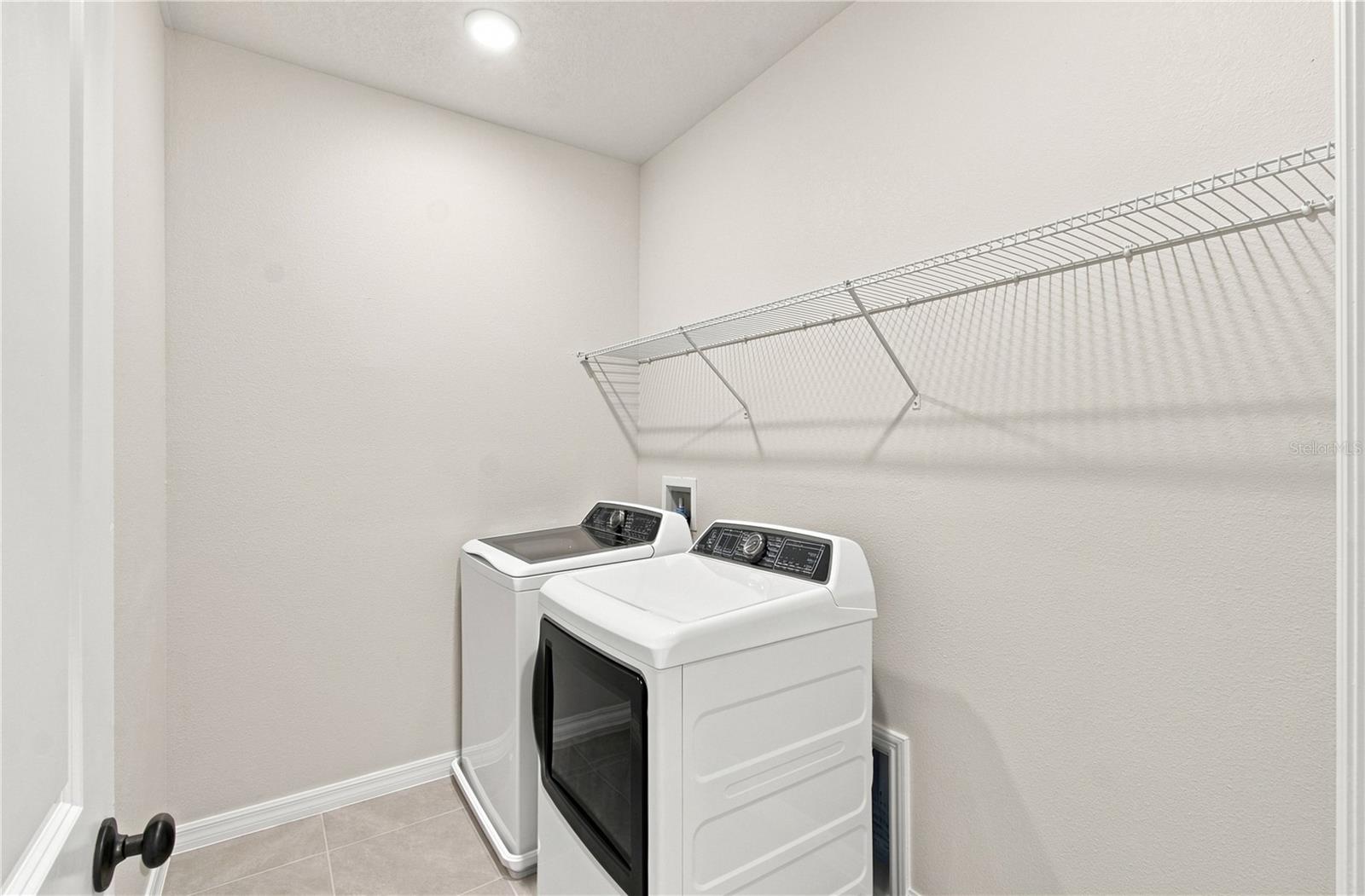 5596 Coopers Hawk Ct Property Photo 29