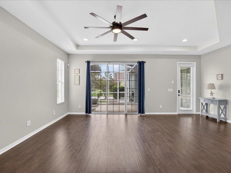 5513 Golden Isles Dr Property Photo 4