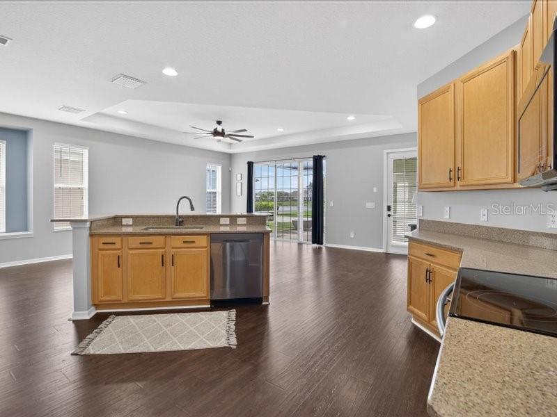 5513 Golden Isles Dr Property Photo 7
