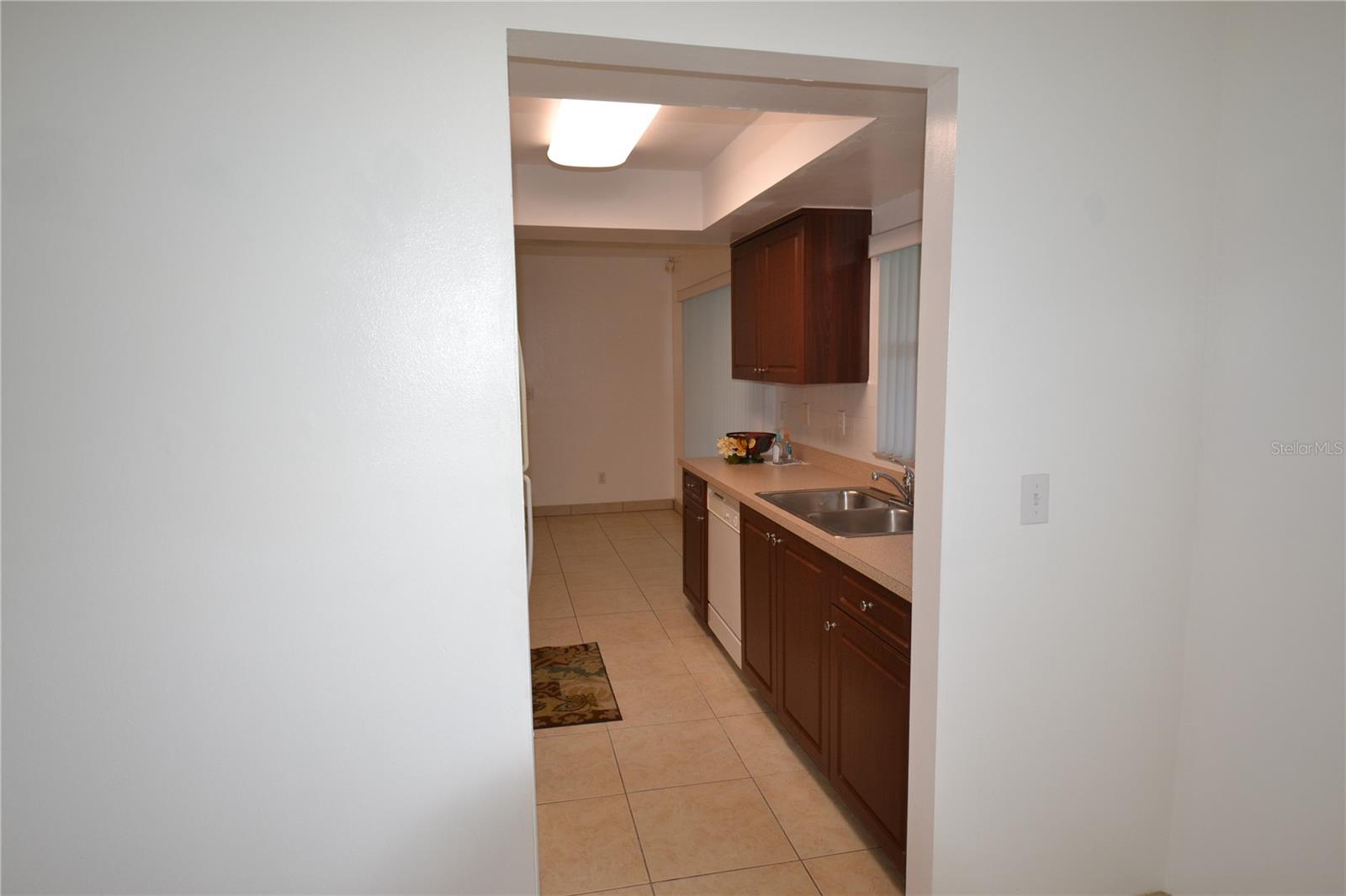 2357 White Oak Cir Property Photo 2