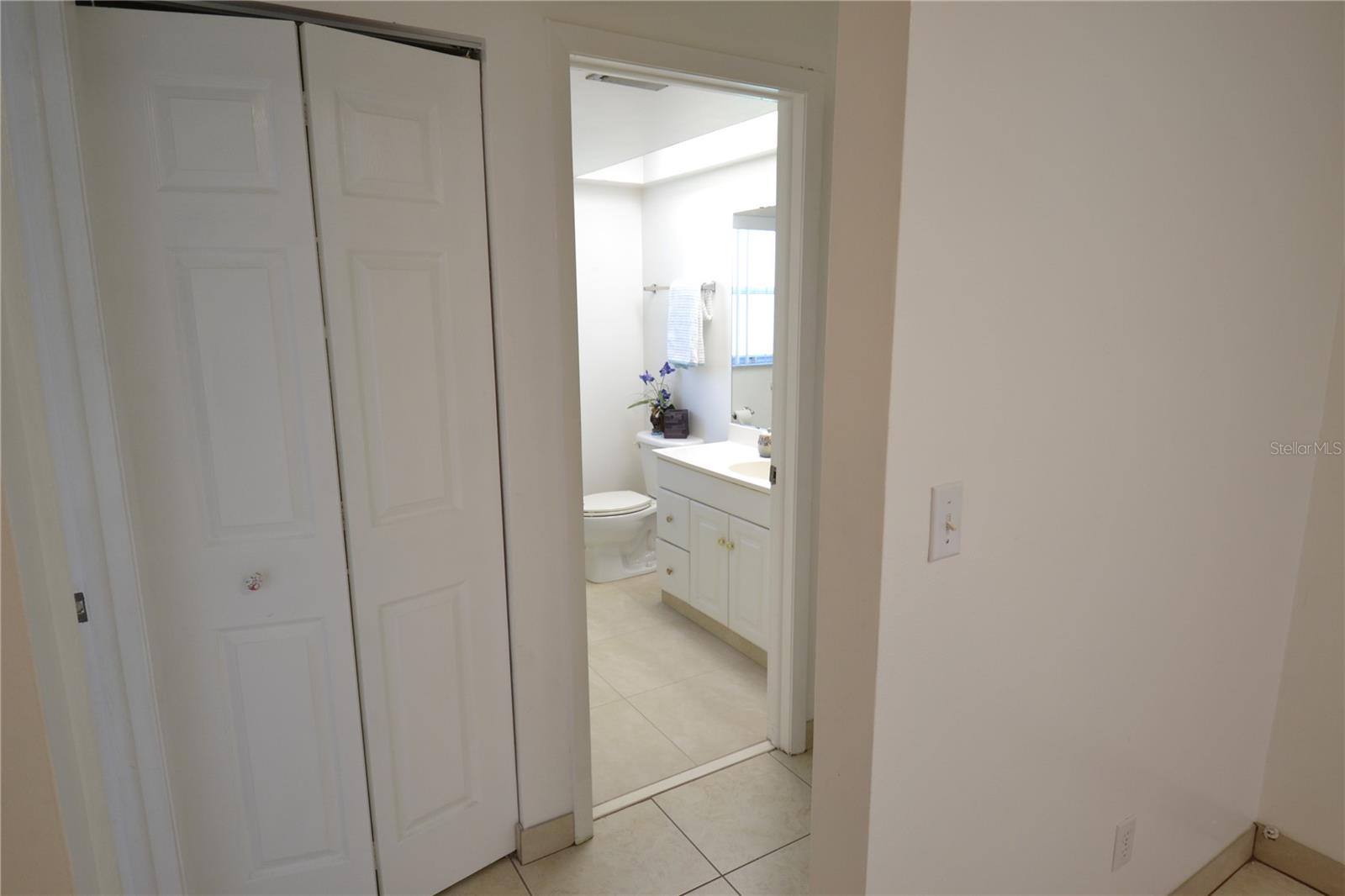 2357 White Oak Cir Property Photo 9