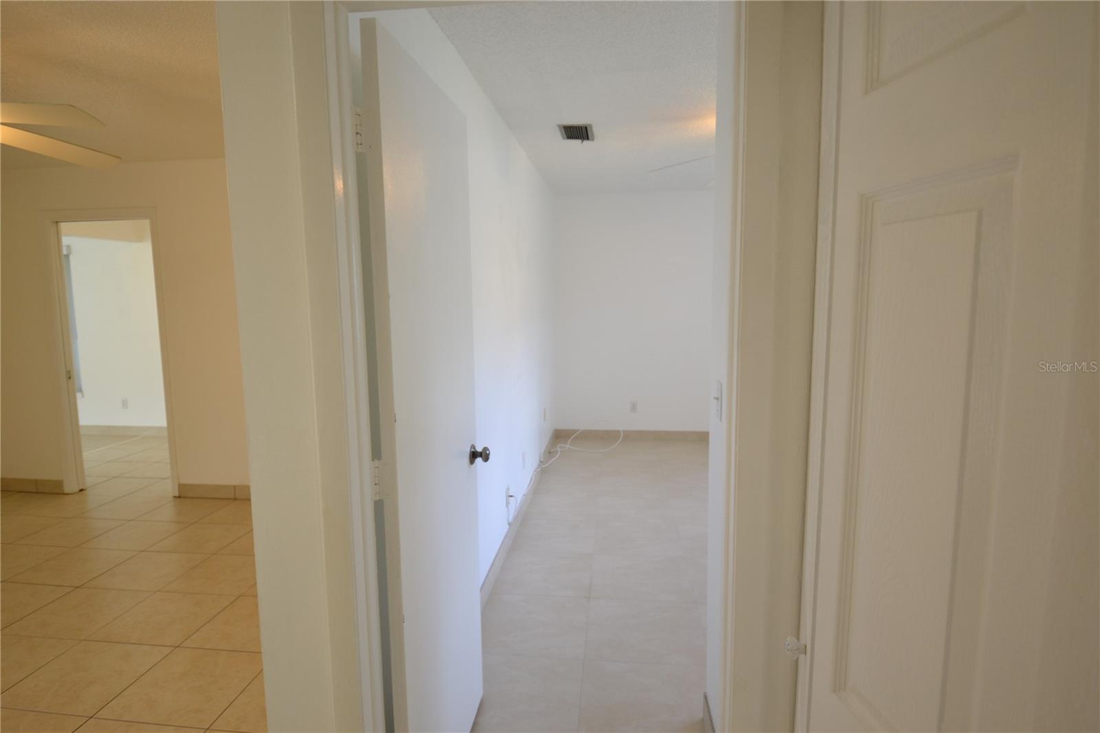2357 White Oak Cir Property Photo 12