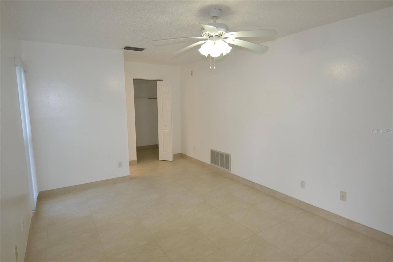 2357 White Oak Cir Property Photo 17