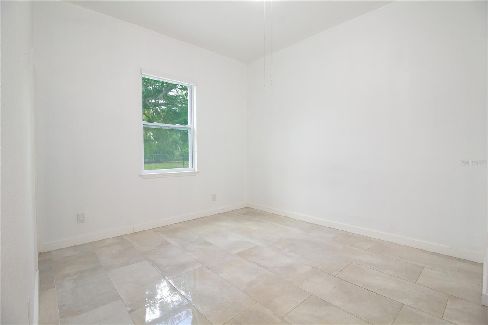 8920 N Newport Ave Property Photo 28
