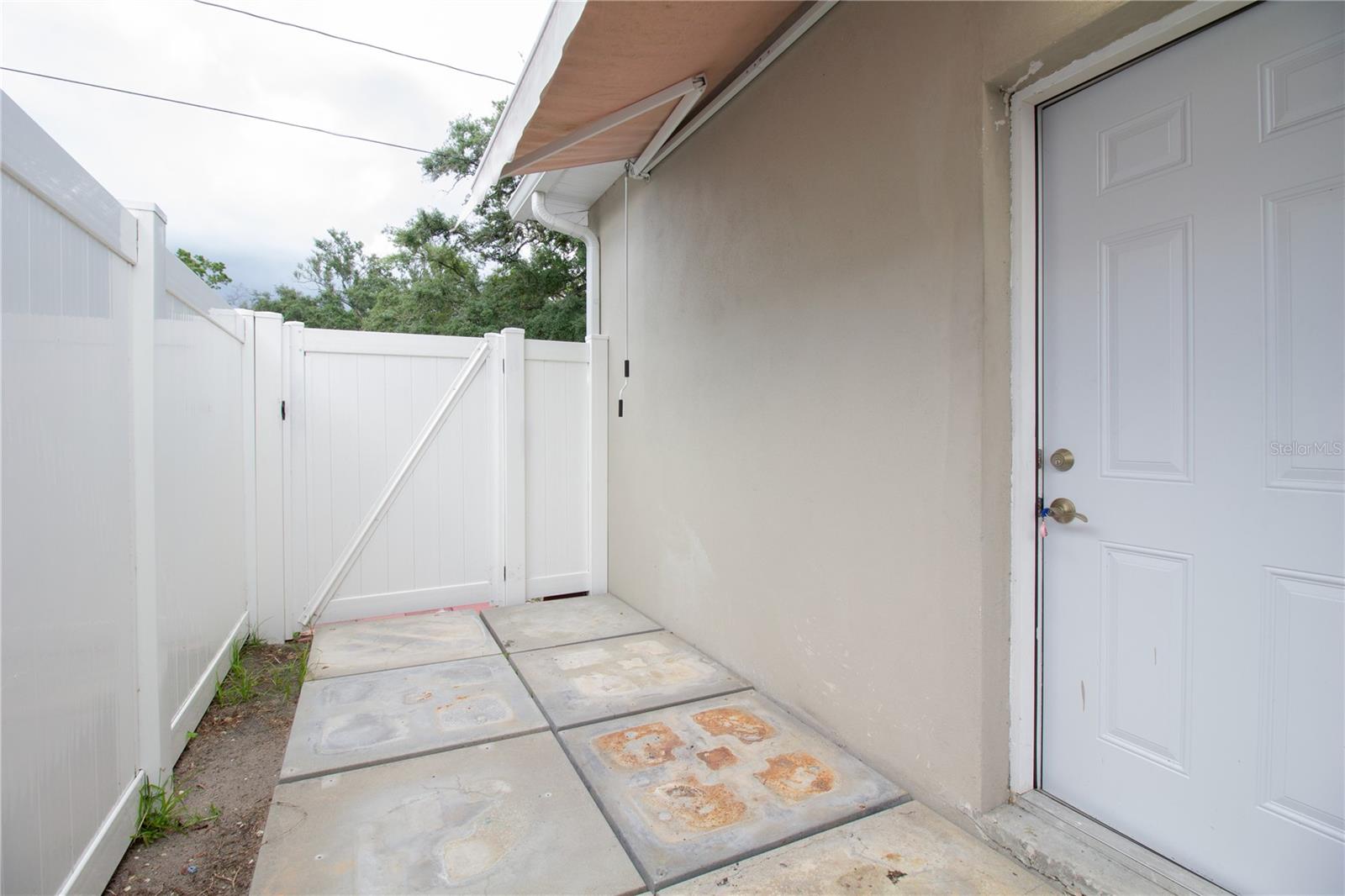 8920 N Newport Ave Property Photo 32