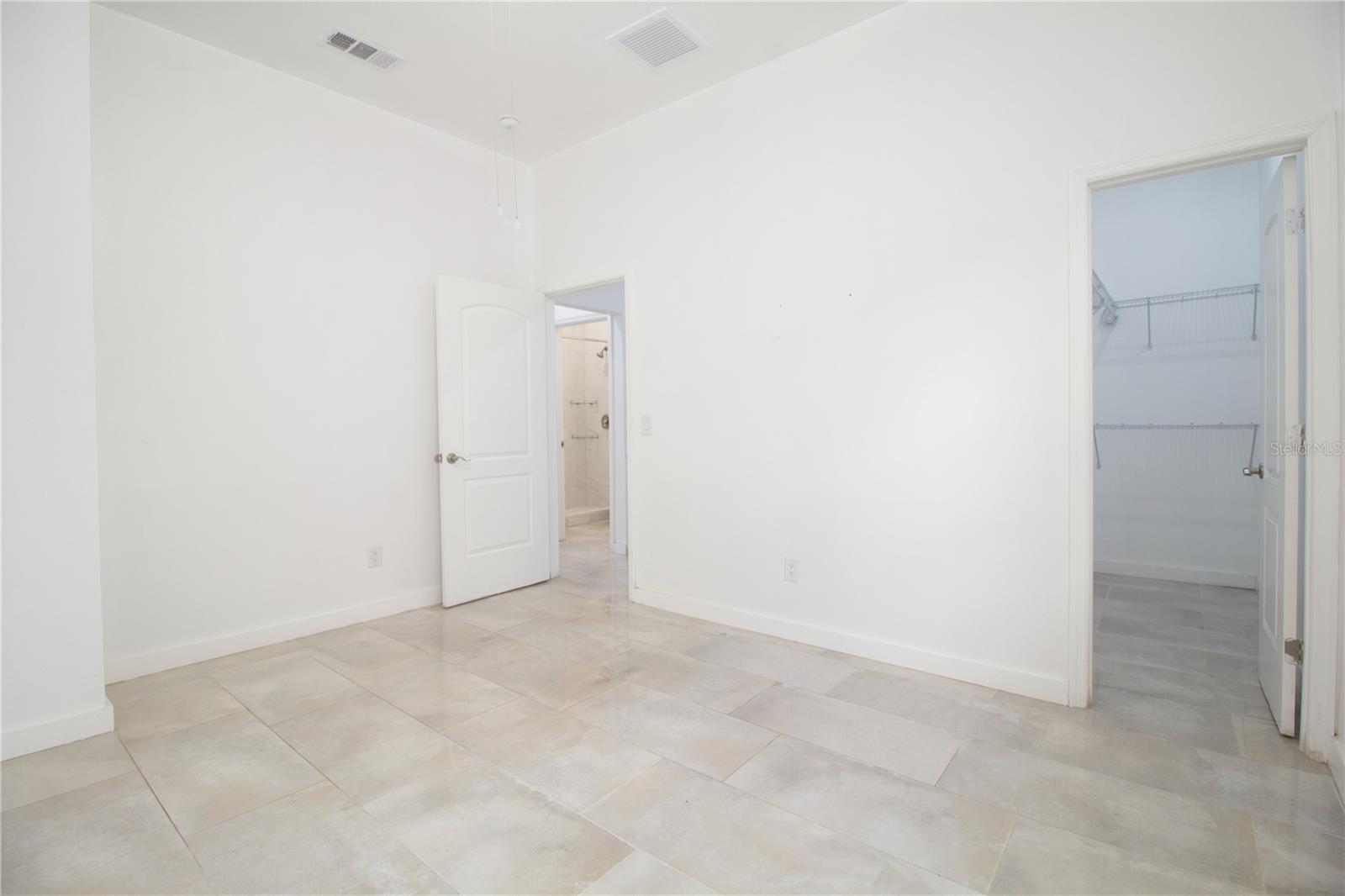 8920 N Newport Ave Property Photo 38