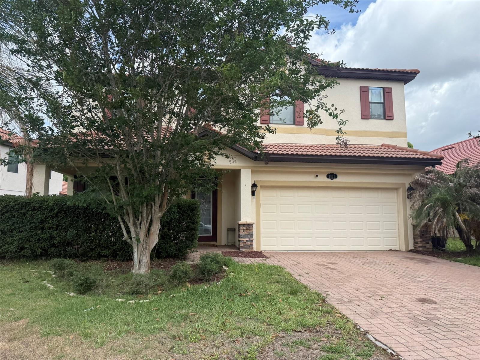1863 Altavista Cir Property Photo 1