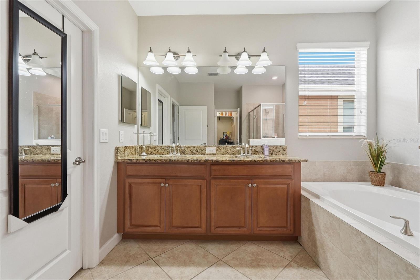 11804 Valhalla Woods Dr Property Photo 18
