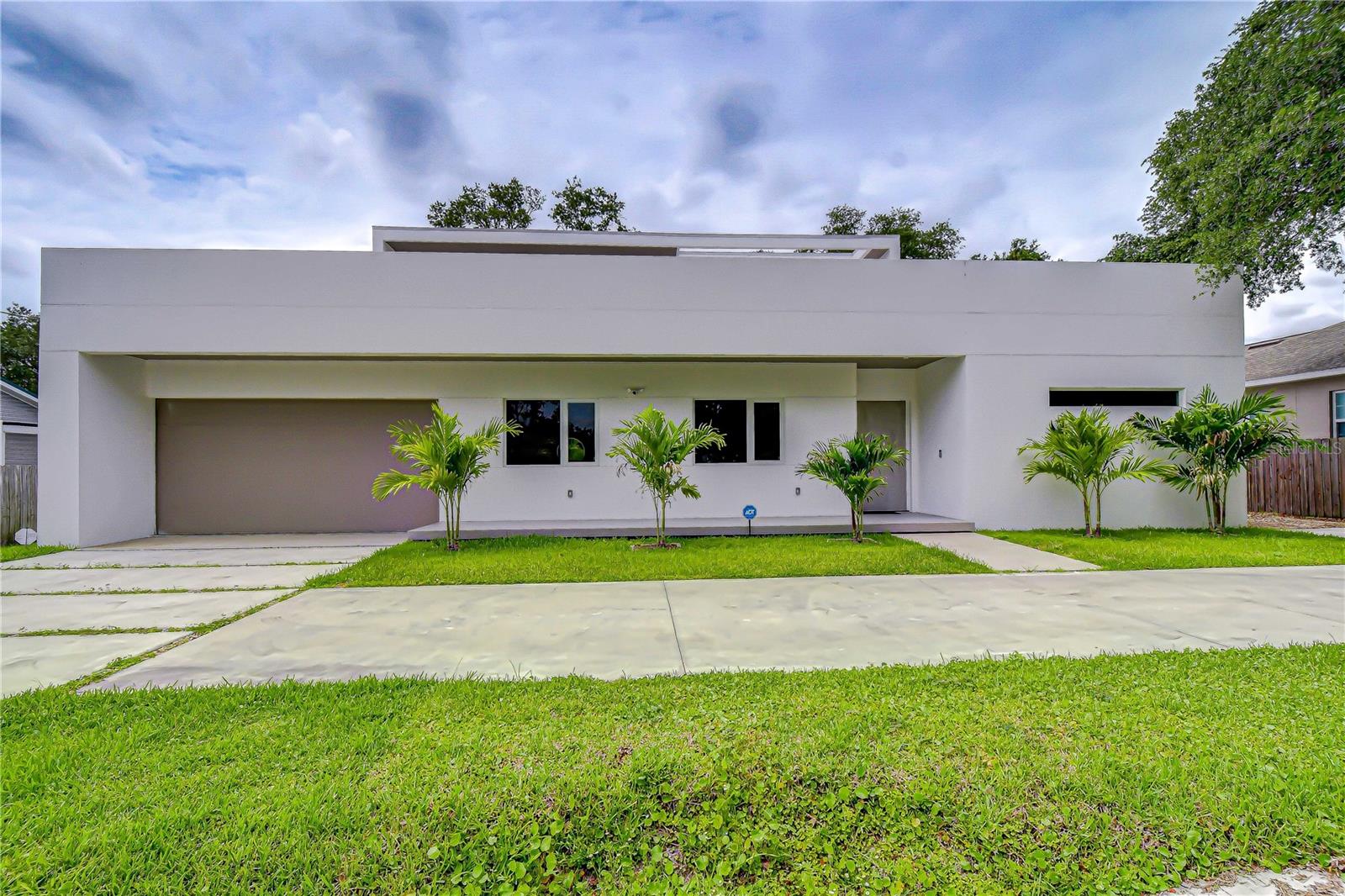 6805 New York Dr Property Photo 1