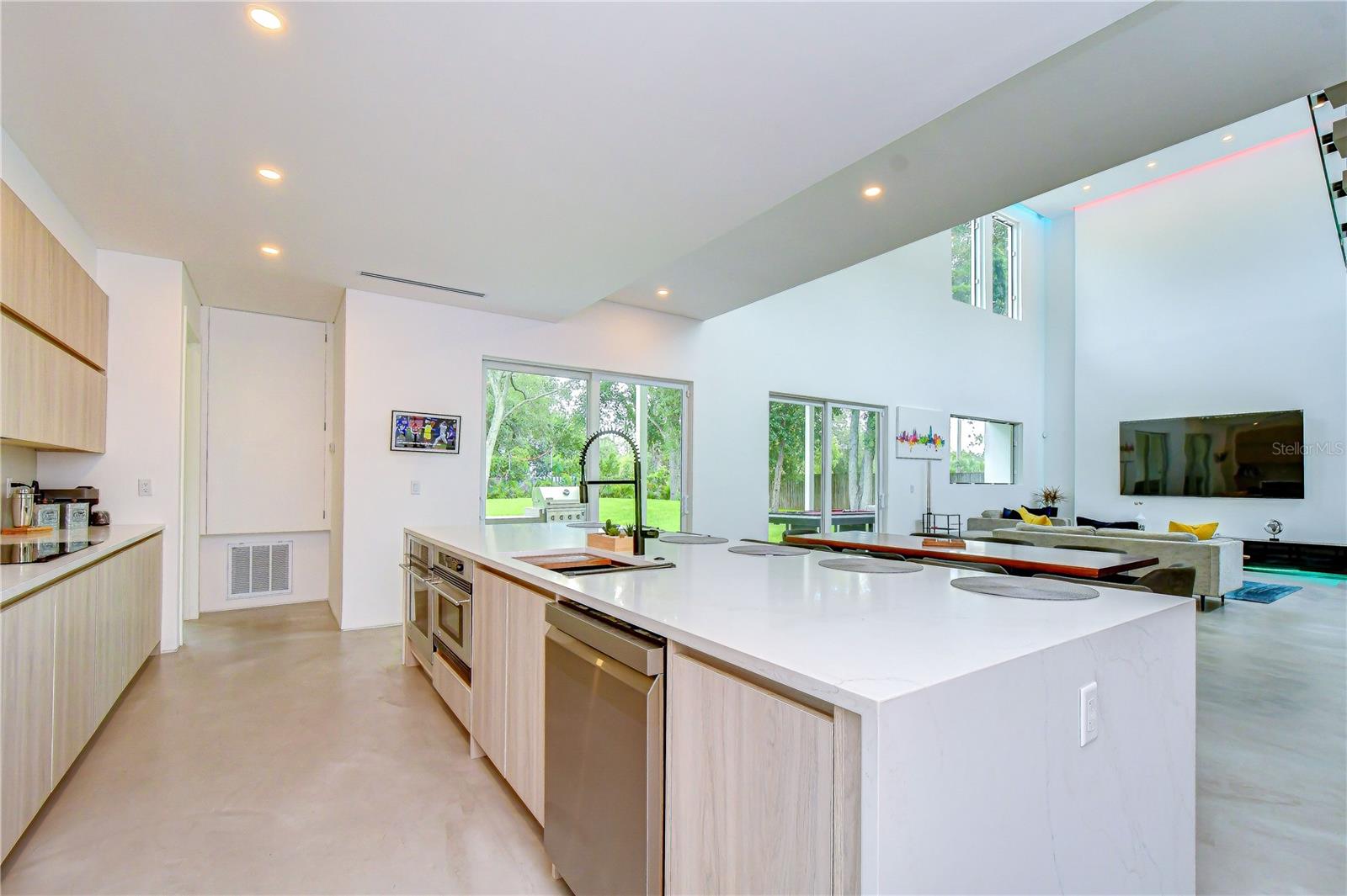 6805 New York Dr Property Photo 14