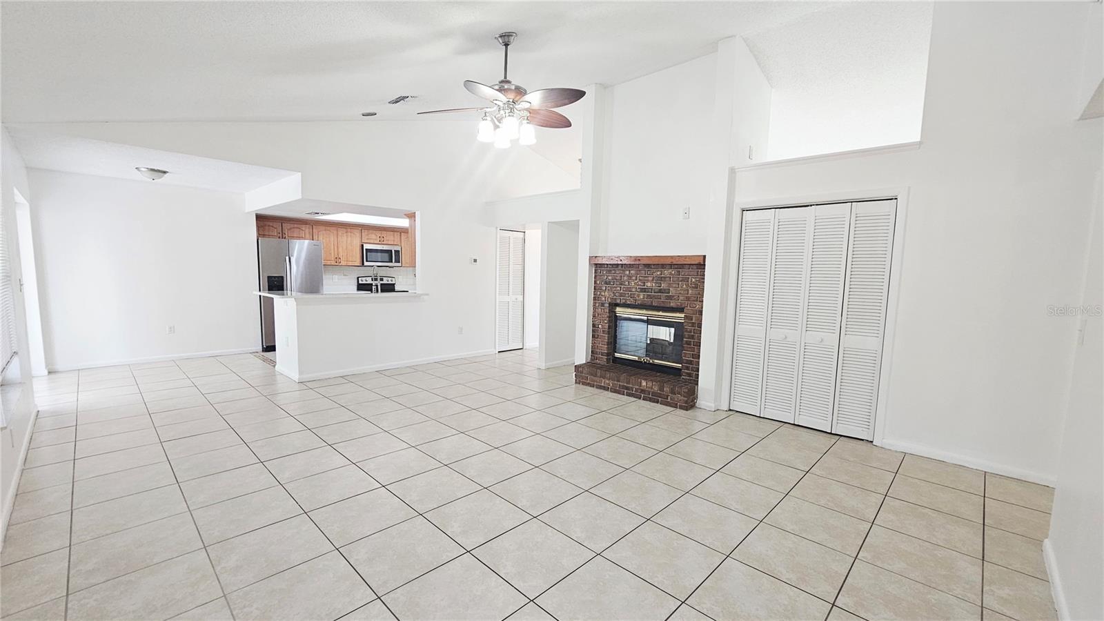 11318 Palomar St Property Photo 8