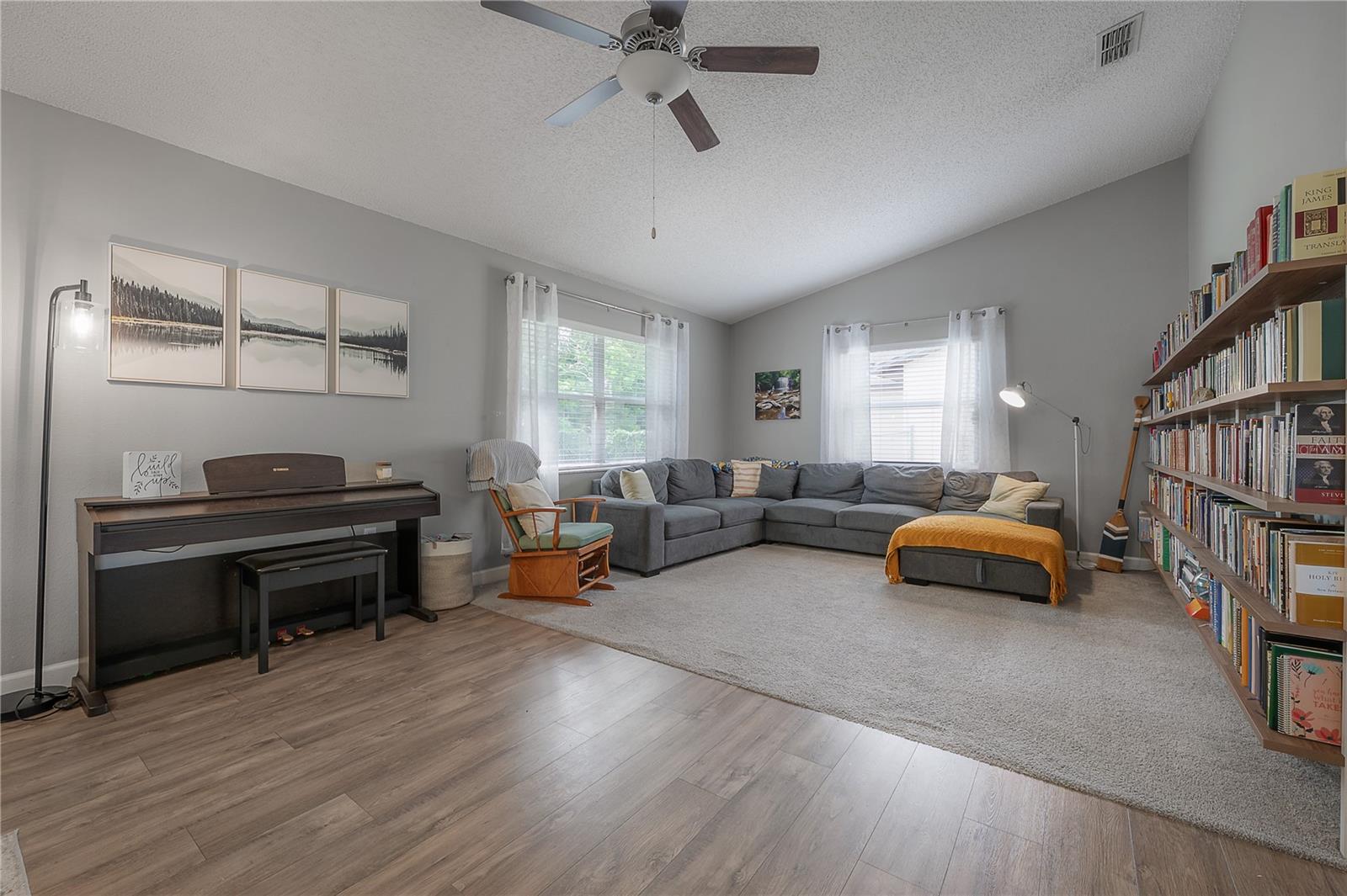 13210 Whaler Dr Property Photo 8