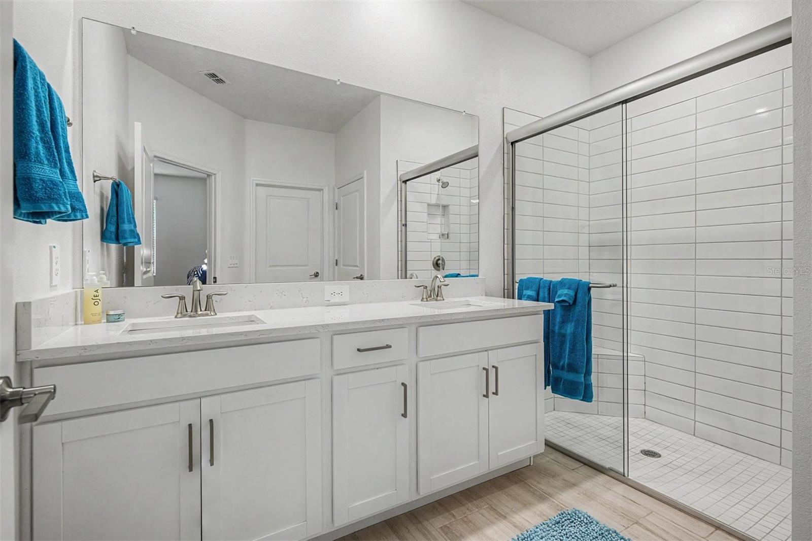 10733 Tupper Cay Dr Property Photo 18
