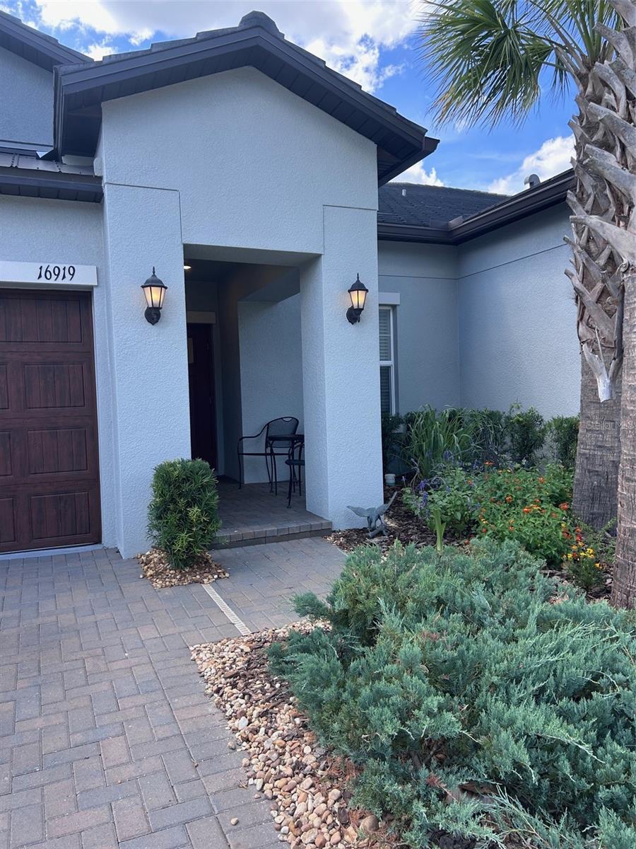 16919 Forge Surf St Property Photo 3