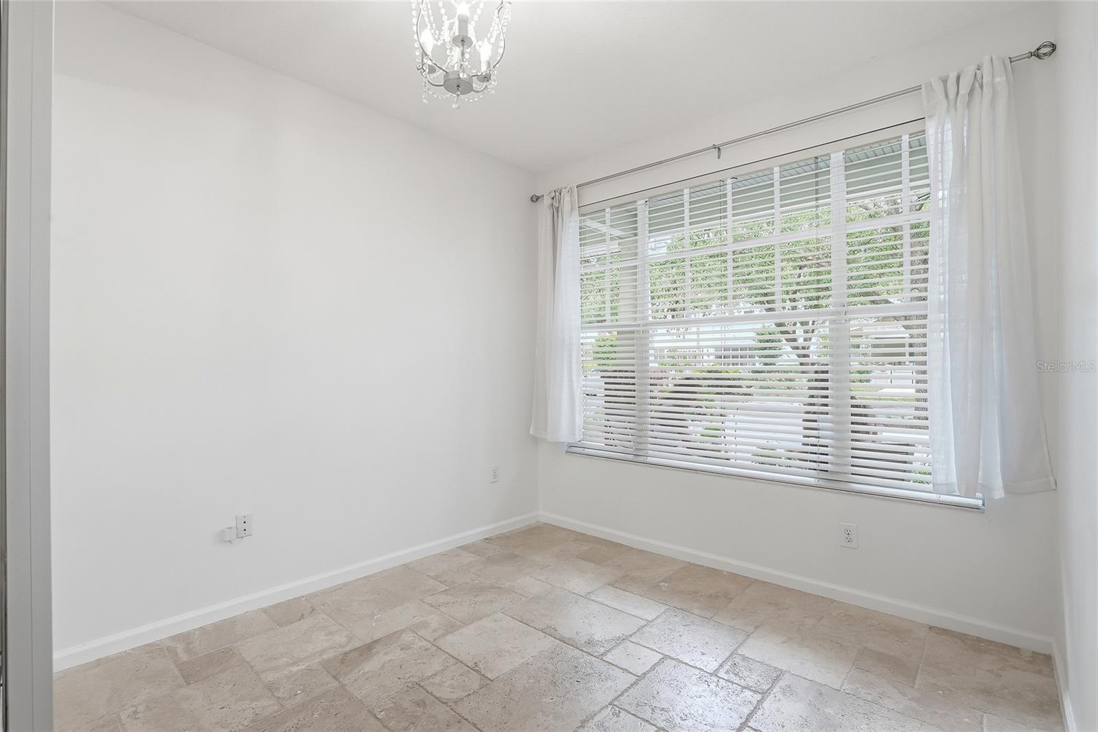 809 S Oregon Ave #b Property Photo 6