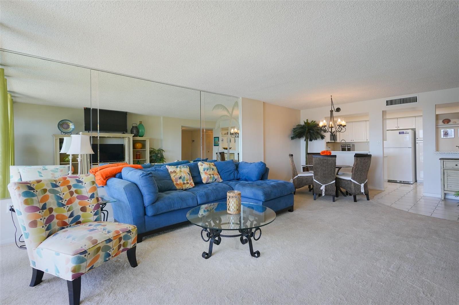 400 Island Way #1004 Property Photo 8