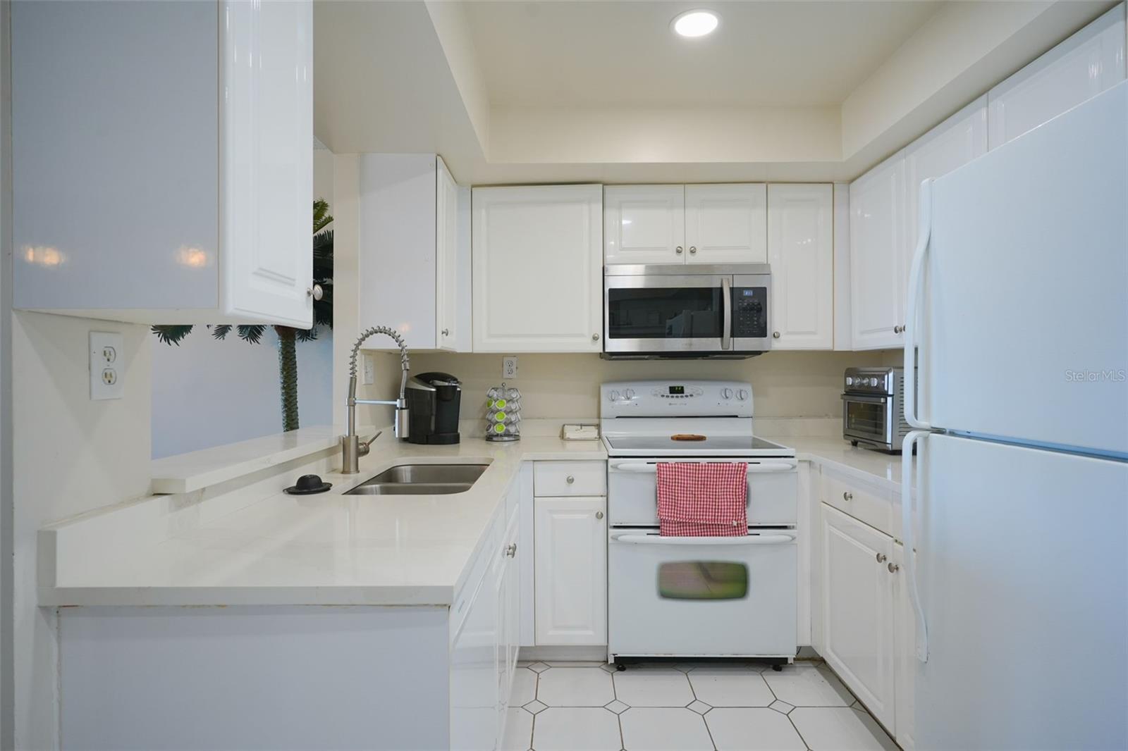 400 Island Way #1004 Property Photo 20