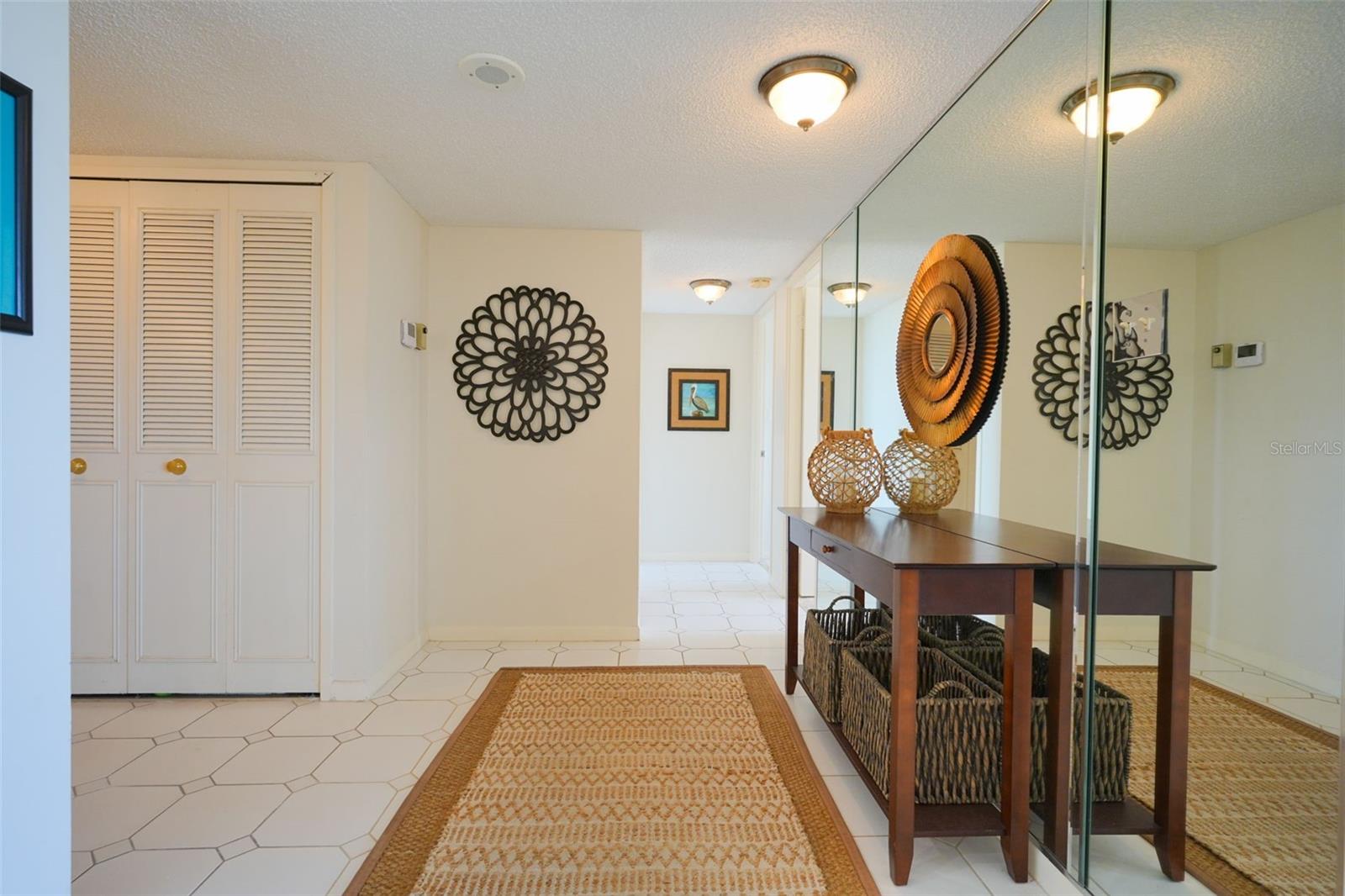 400 Island Way #1004 Property Photo 23