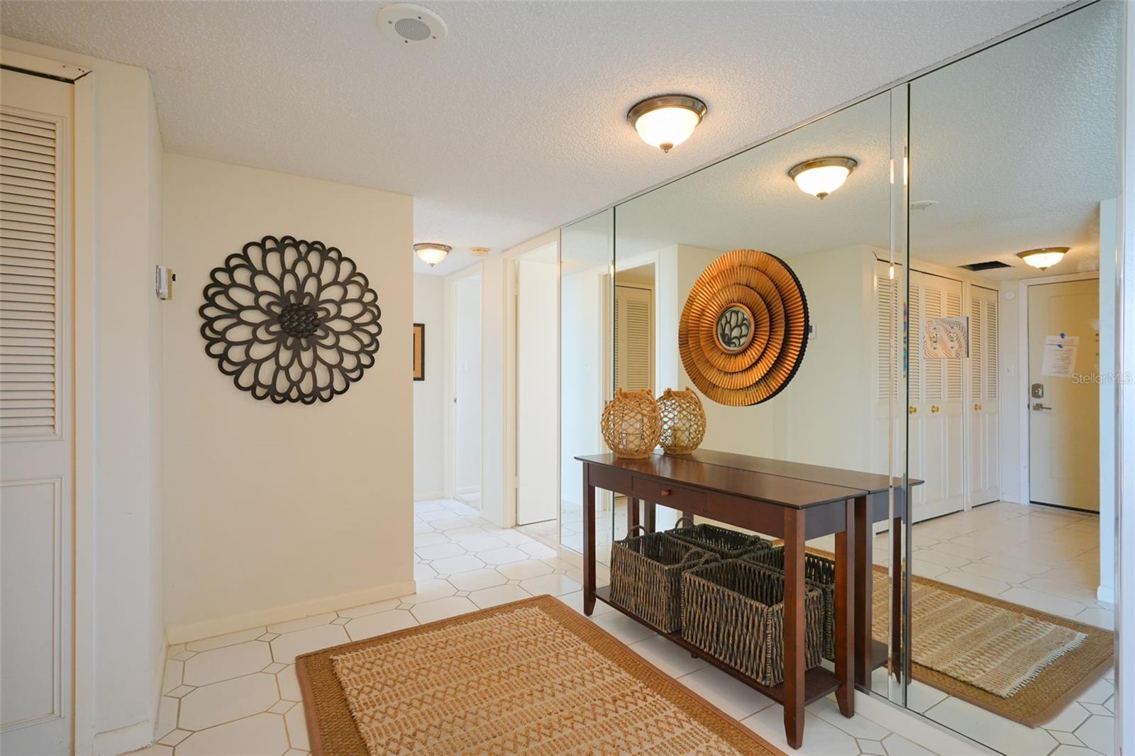 400 Island Way #1004 Property Photo 24
