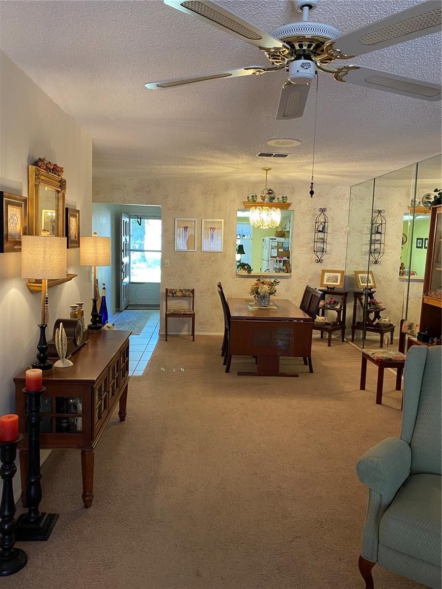 1059 Dunrobin Dr #b Property Photo 4