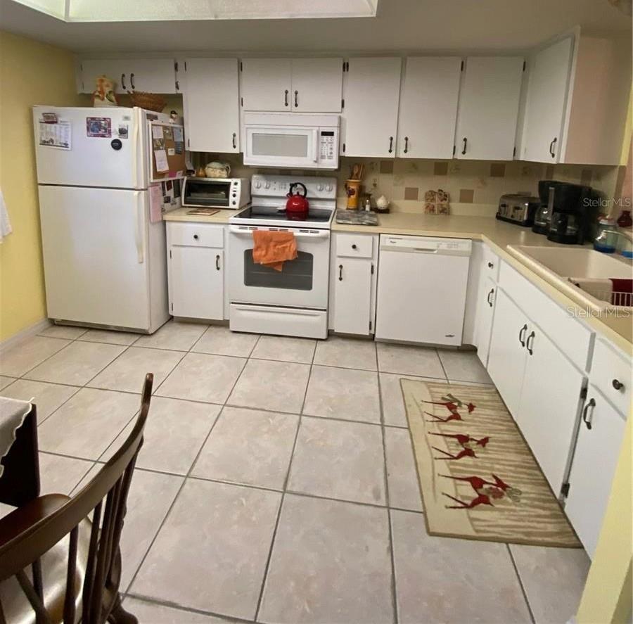 1059 Dunrobin Dr #b Property Photo 12
