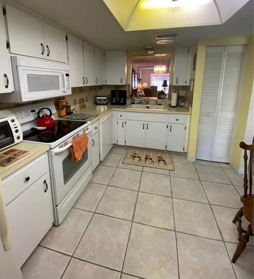 1059 Dunrobin Dr #b Property Photo 13