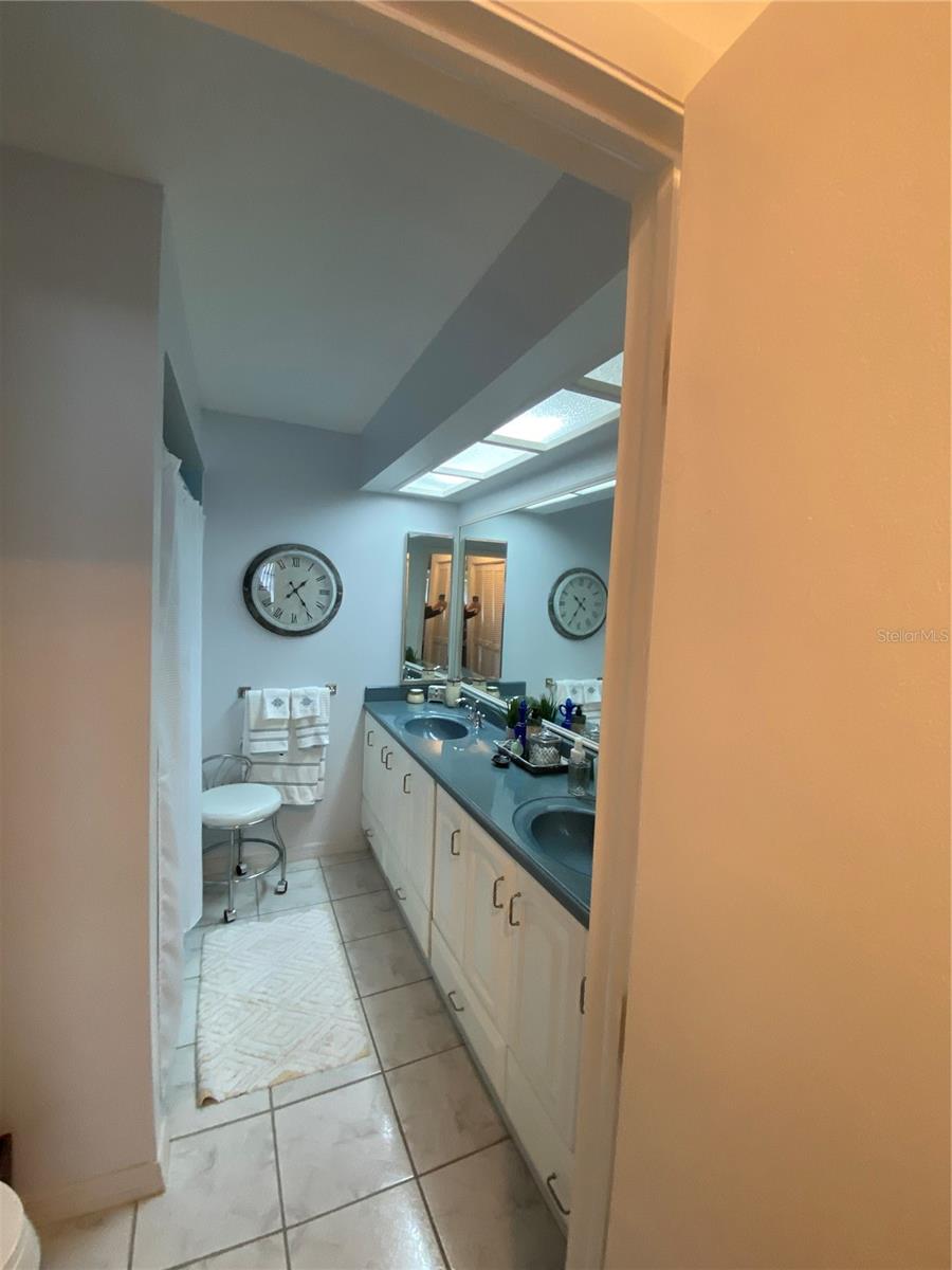 1059 Dunrobin Dr #b Property Photo 20