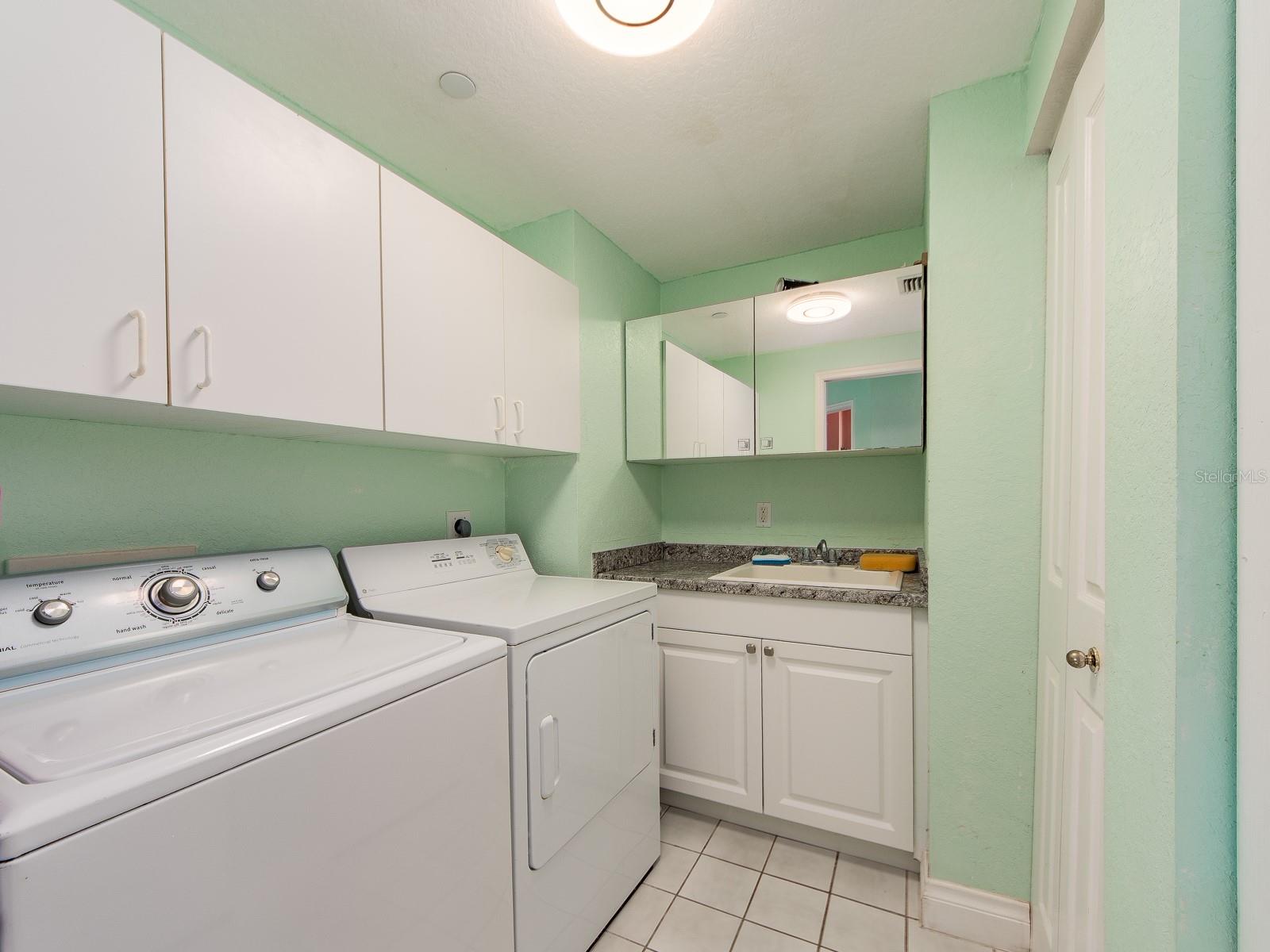 1180 Gulf Blvd #906 Property Photo 38
