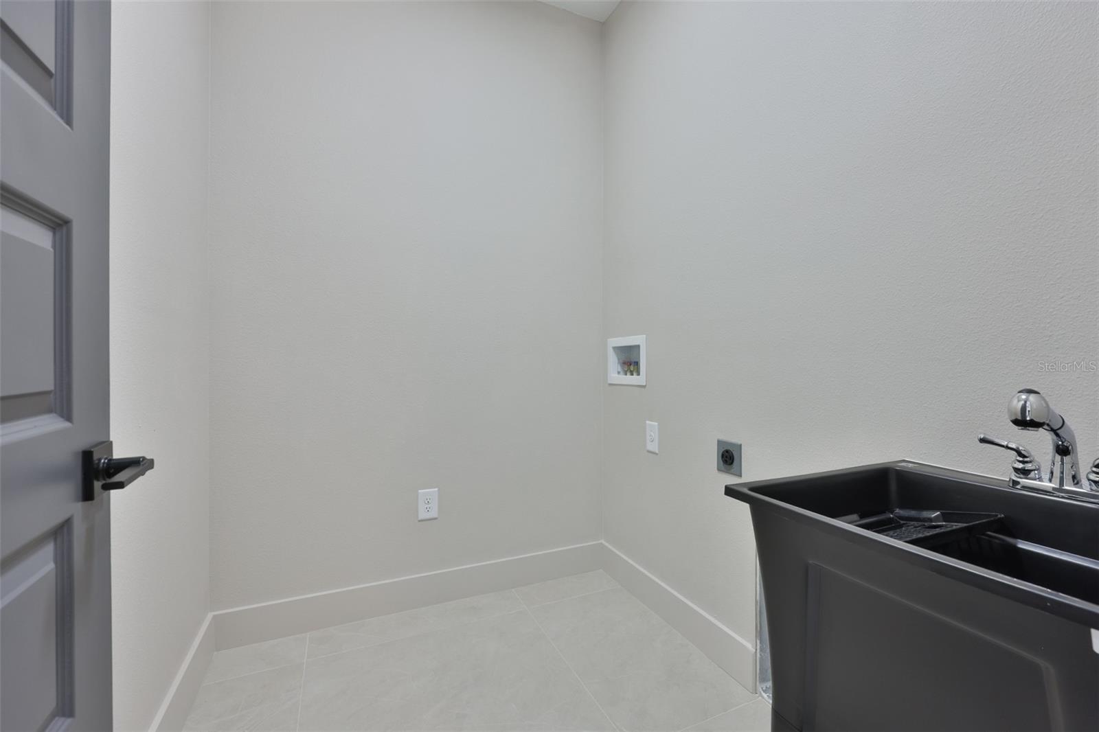 3506 W Rogers Ave Property Photo 57