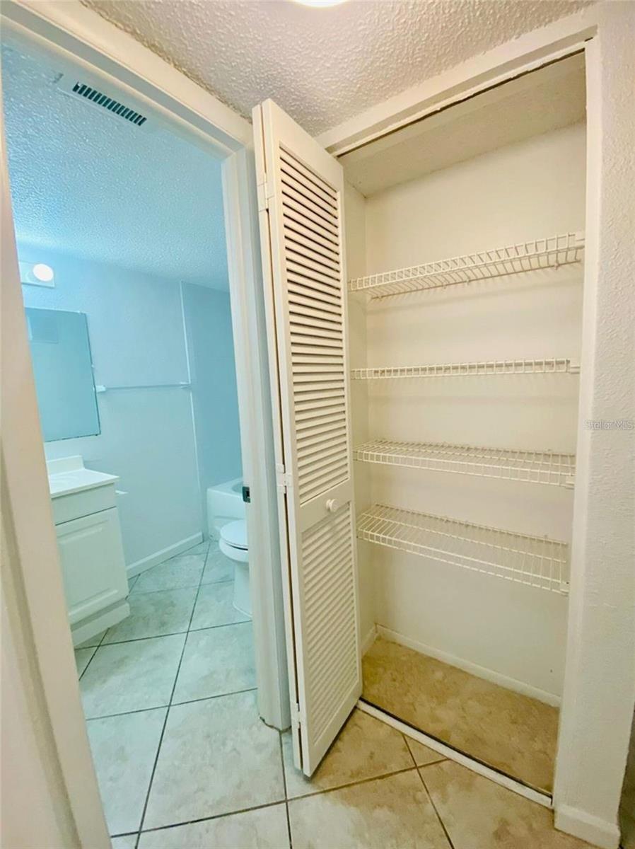633 N Keene Rd #apt C Property Photo 10