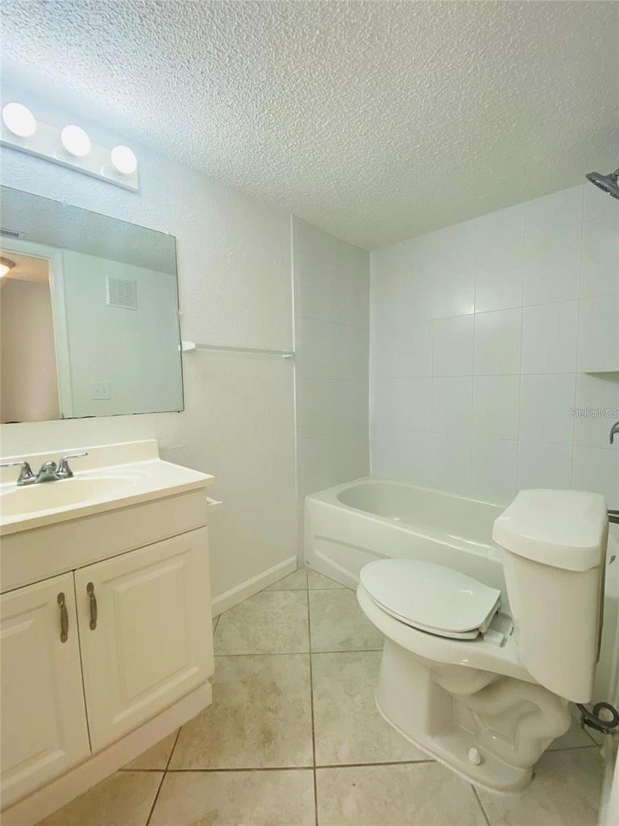 633 N Keene Rd #apt C Property Photo 14