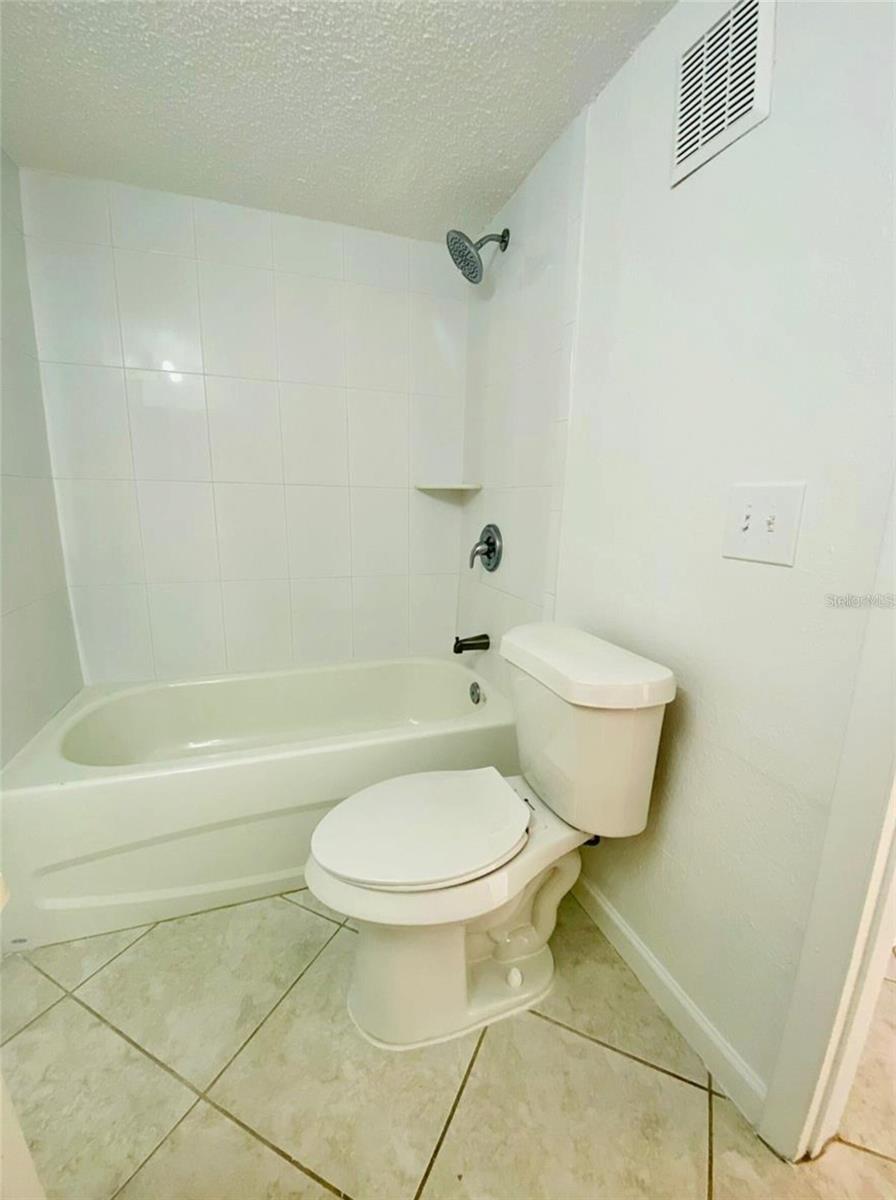 633 N Keene Rd #apt C Property Photo 16
