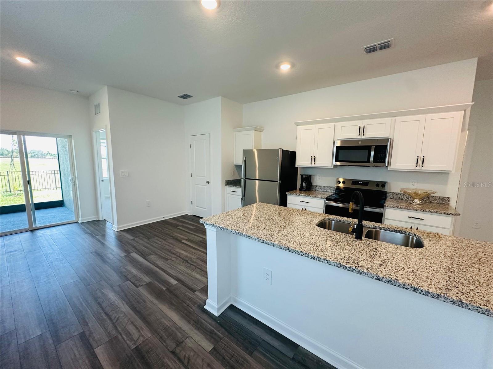 10473 Curving Creek Loop Property Photo 6