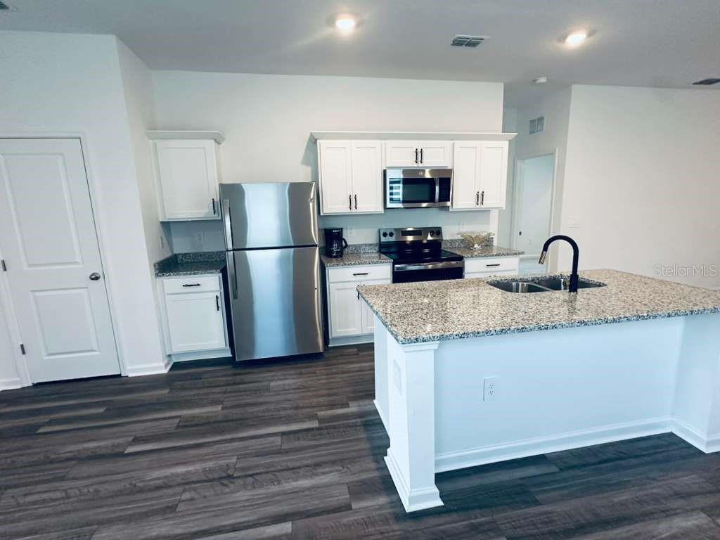 10473 Curving Creek Loop Property Photo 7
