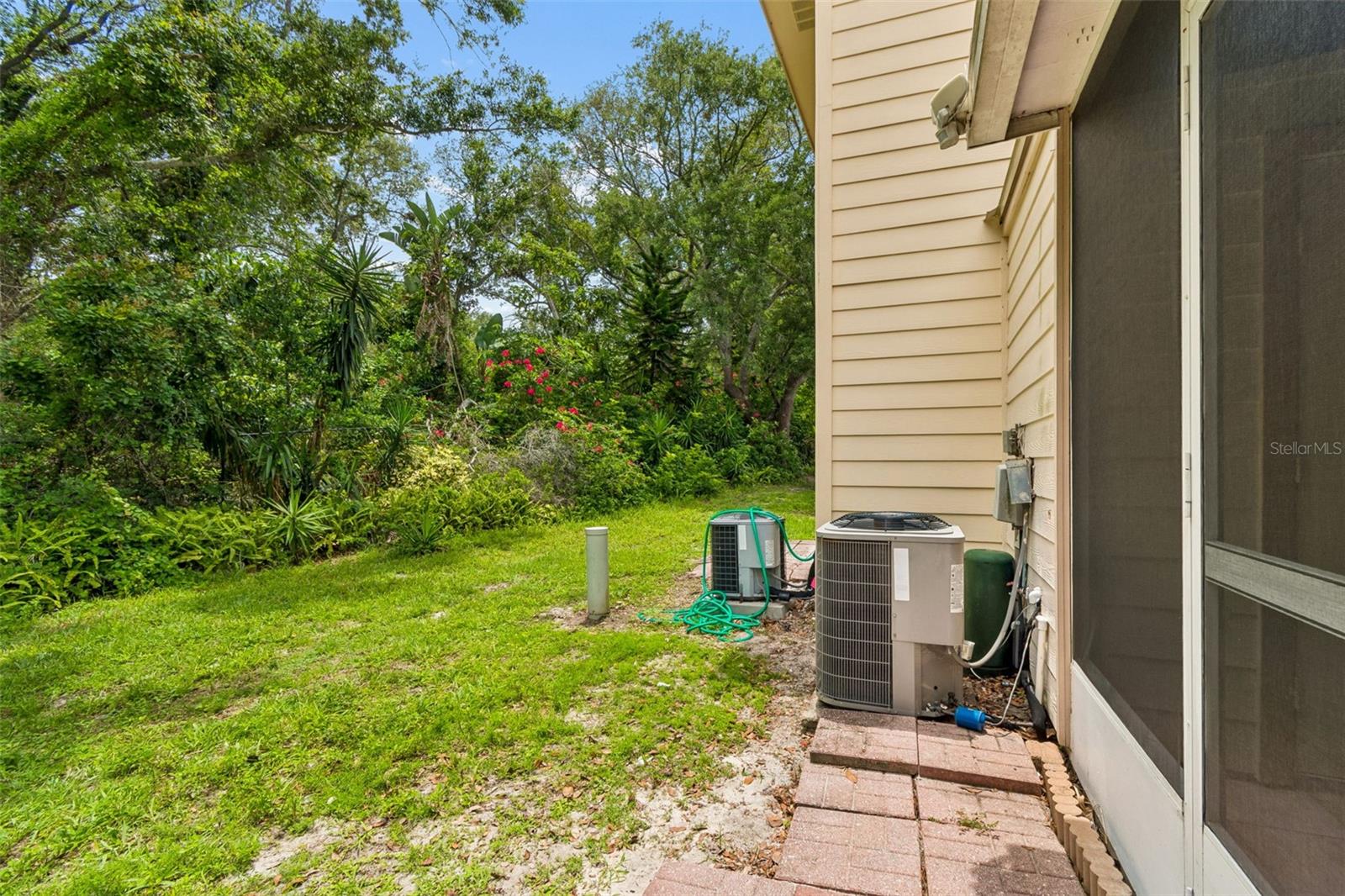 1403 Brigadoon Dr Property Photo 35