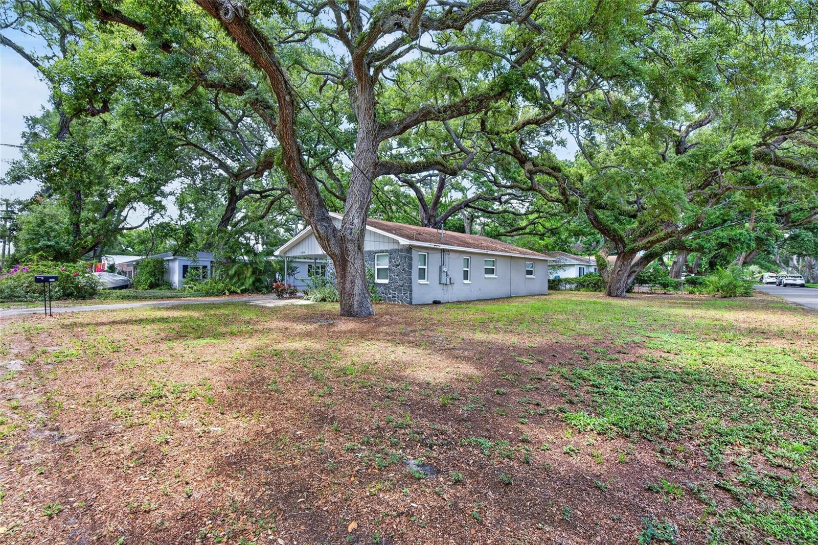 5326 S Russell St Property Photo 52