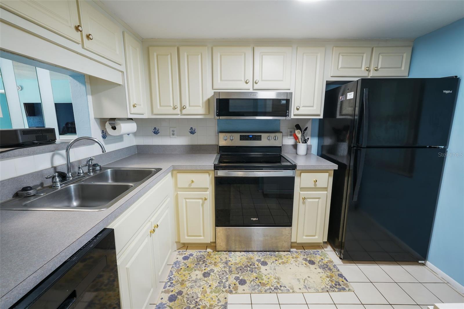 2465 Northside Dr #102 Property Photo 11