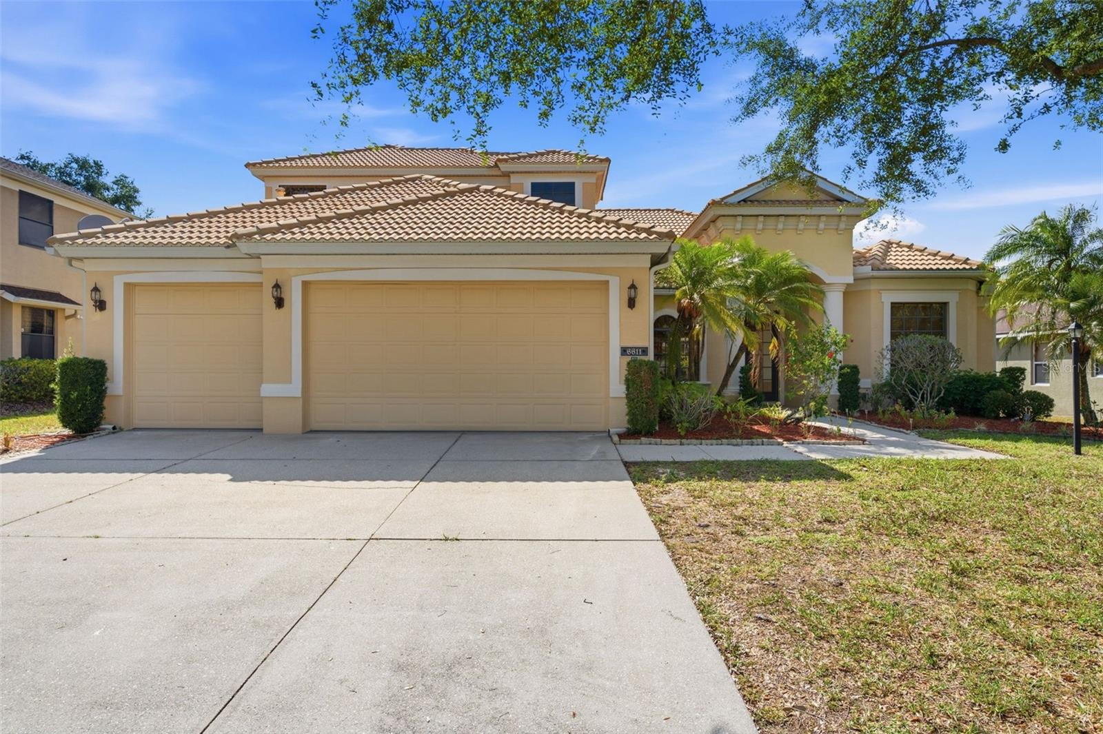 6611 Chickadee Ln Property Photo 2