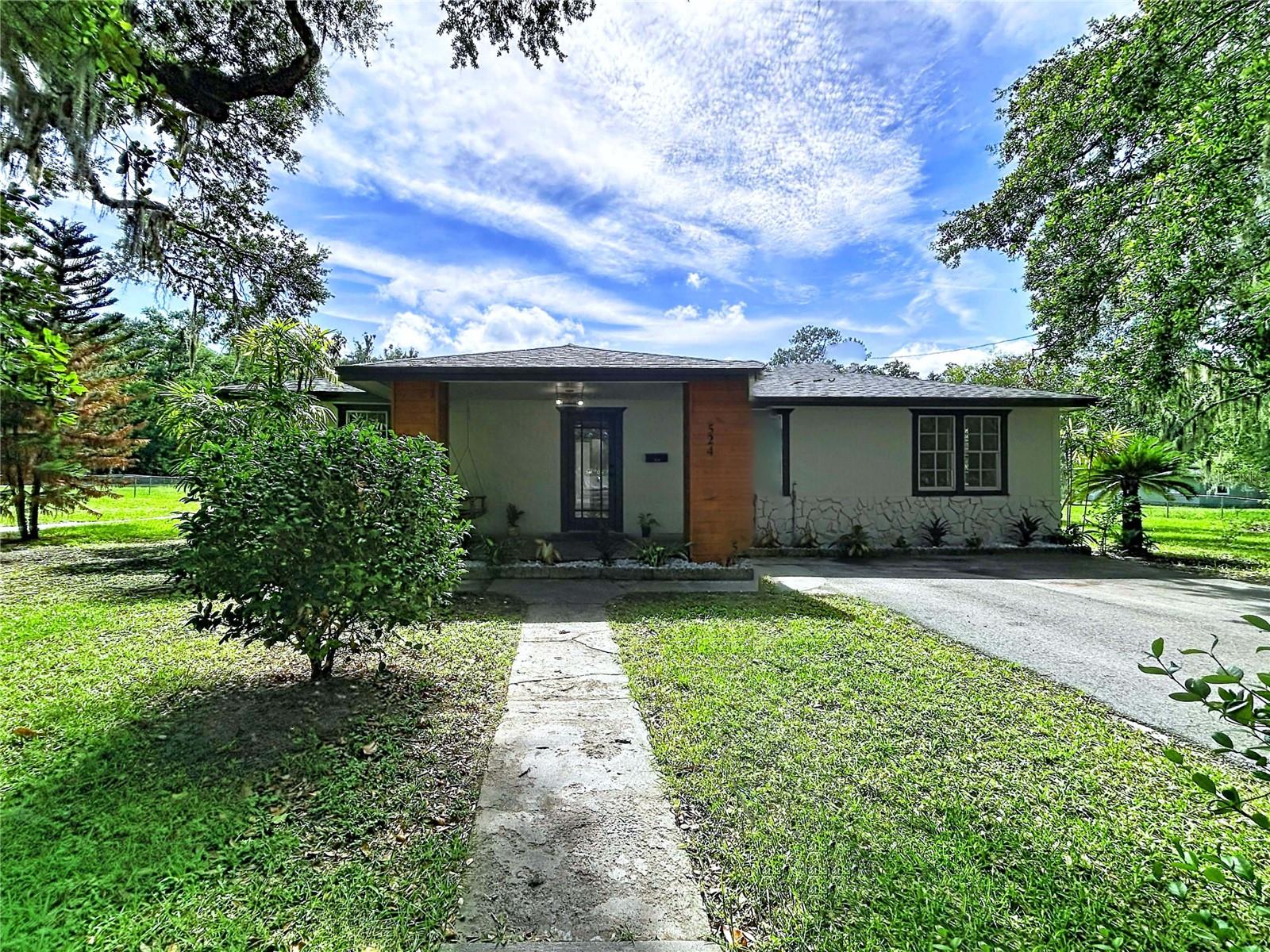 524 East Ave Property Photo 3