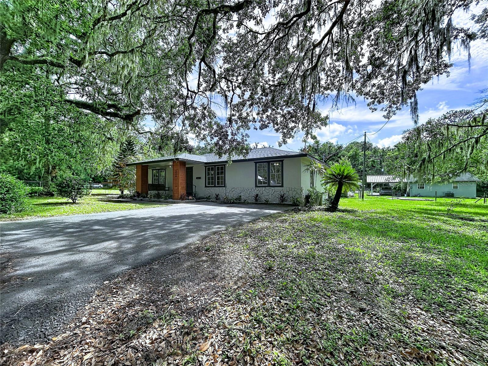 524 East Ave Property Photo 4