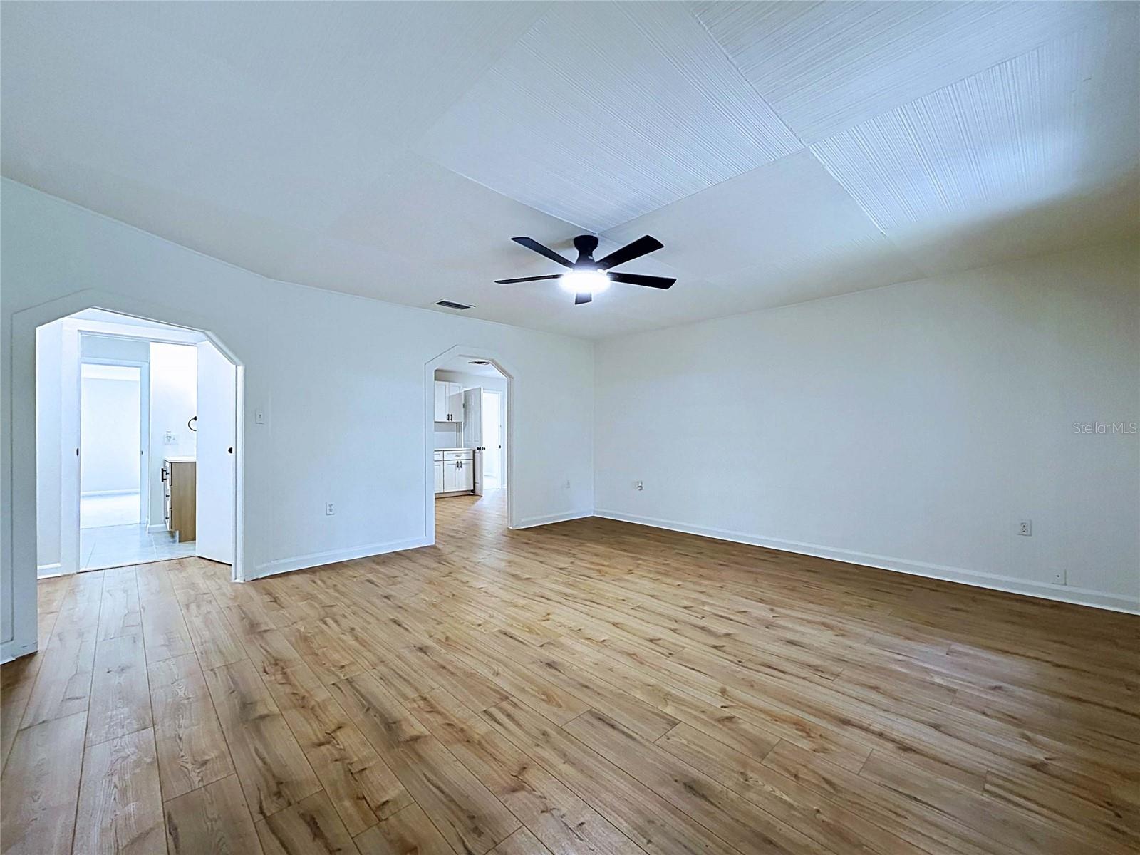 524 East Ave Property Photo 15