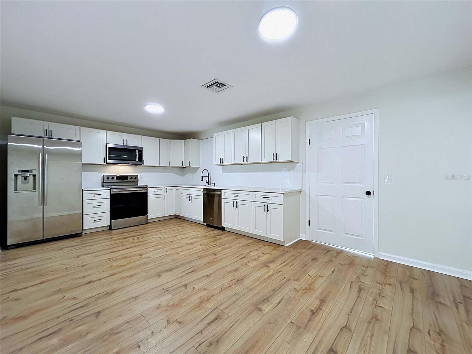 524 East Ave Property Photo 23