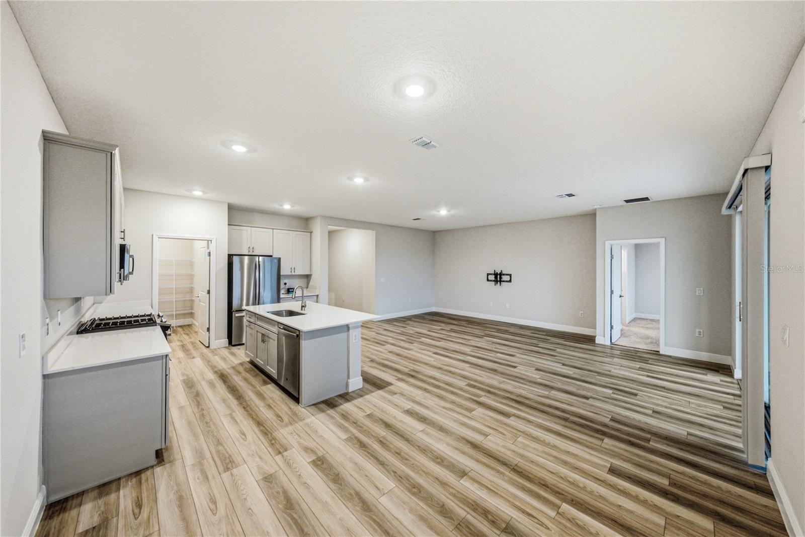 12253 Cattleside Dr Property Photo 34