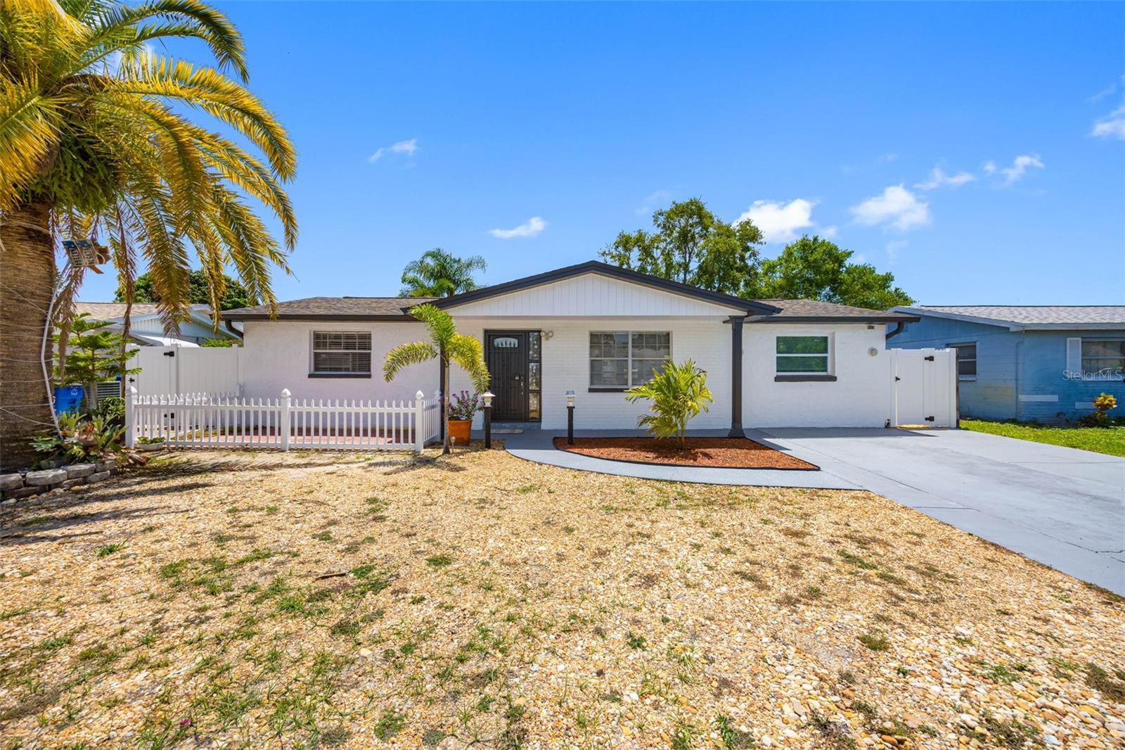 1036 Viking Dr Property Photo 1